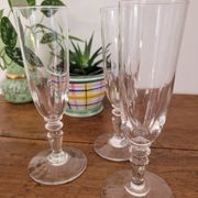 3 coupes à champagne en cristal