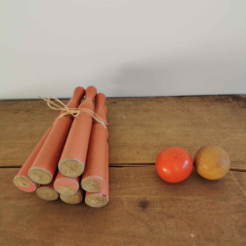 Jeu de 8 quilles avec sac de rangement
