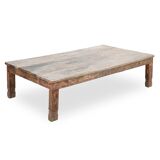 Table basse en bois patiné