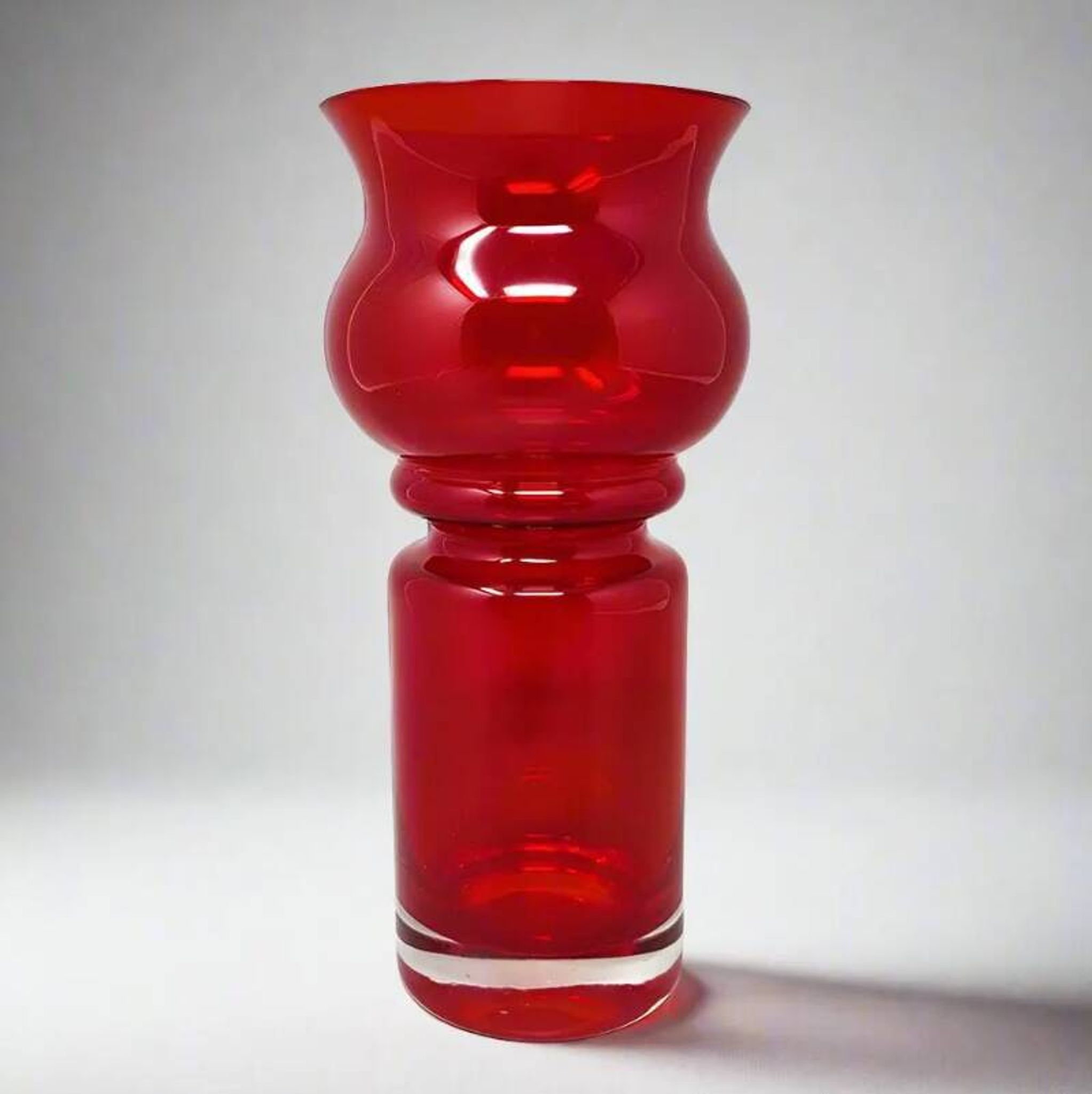 1970s tamara aladin vase tulppaani (#1513) for riihimaki/riihimaen lasi oy
