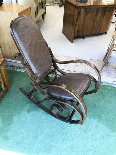 Rocking Chair in wood and leather, twentieth century