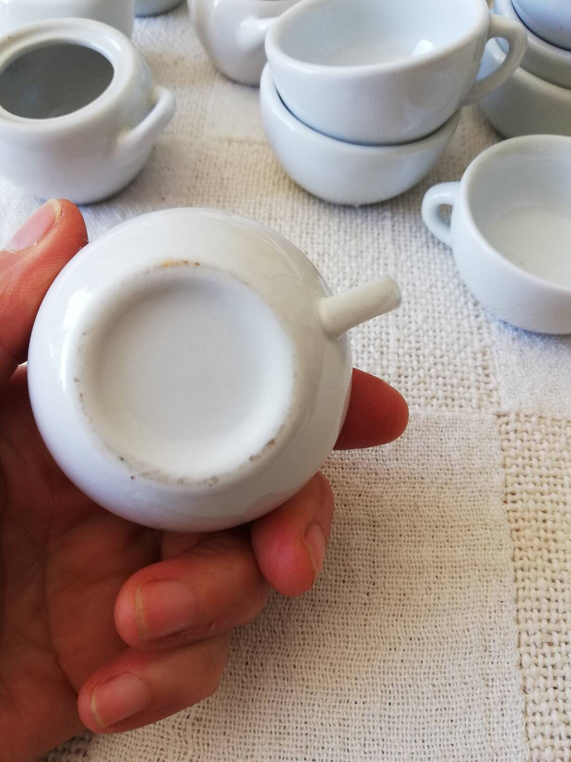 22-piece white porcelain dinner set