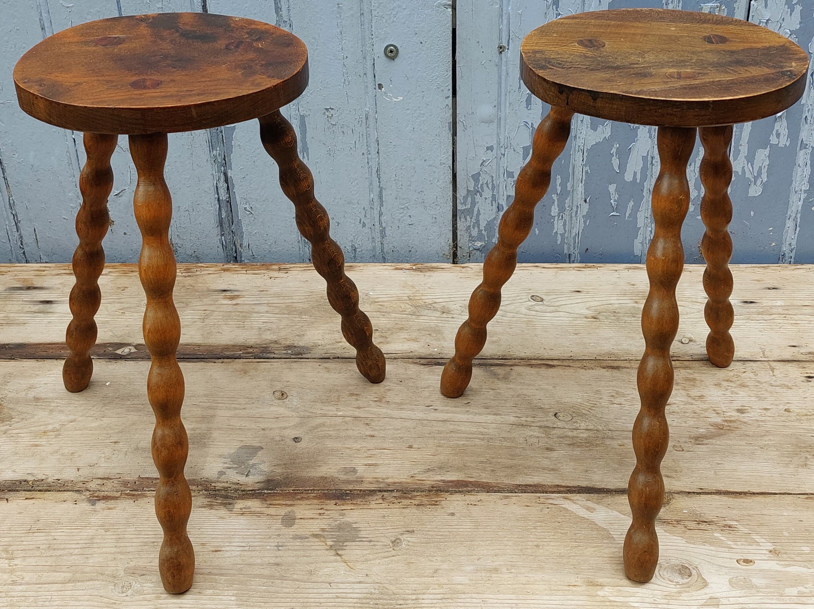 Tripod stool duo