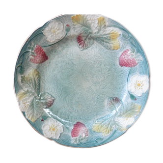Plate slurry K&G St Clément decoration strawberries XIX th