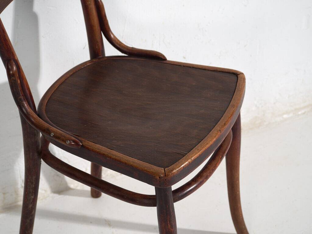 Antique dining chairs (c.1920). Set of 6 pieces no.3