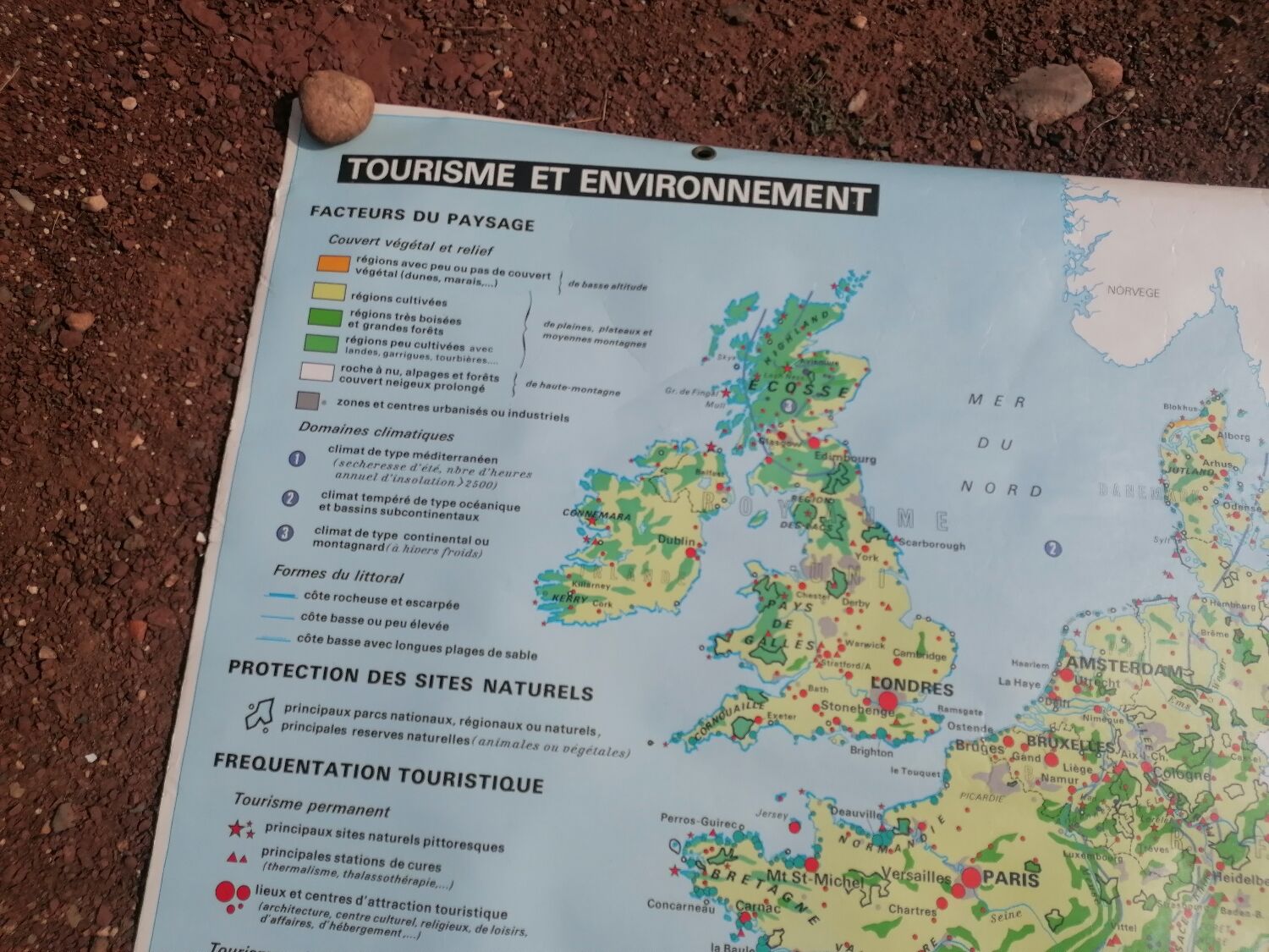 Old big map Hatier: The European community. 154 x 115 cm.