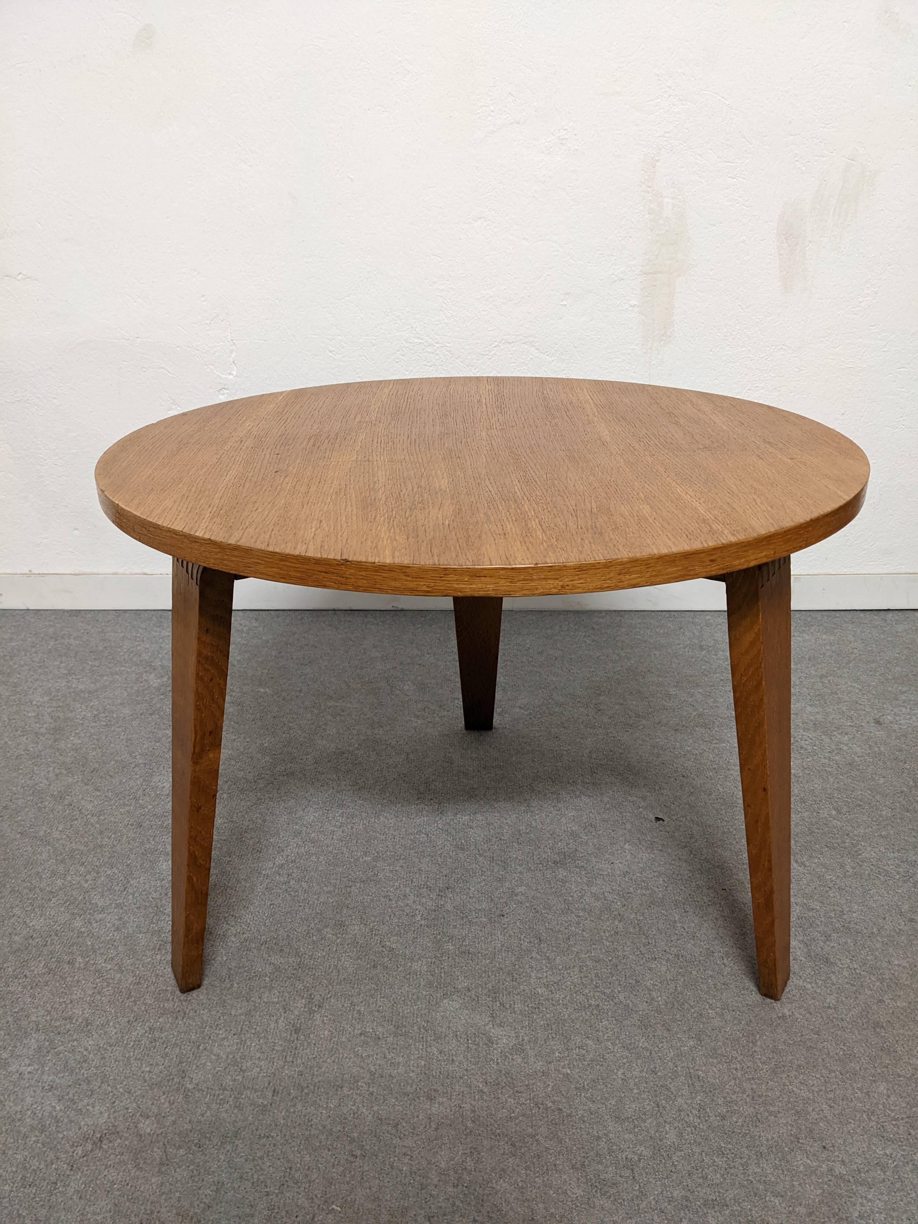 Round pedestal table tripod Art Deco circa 1930