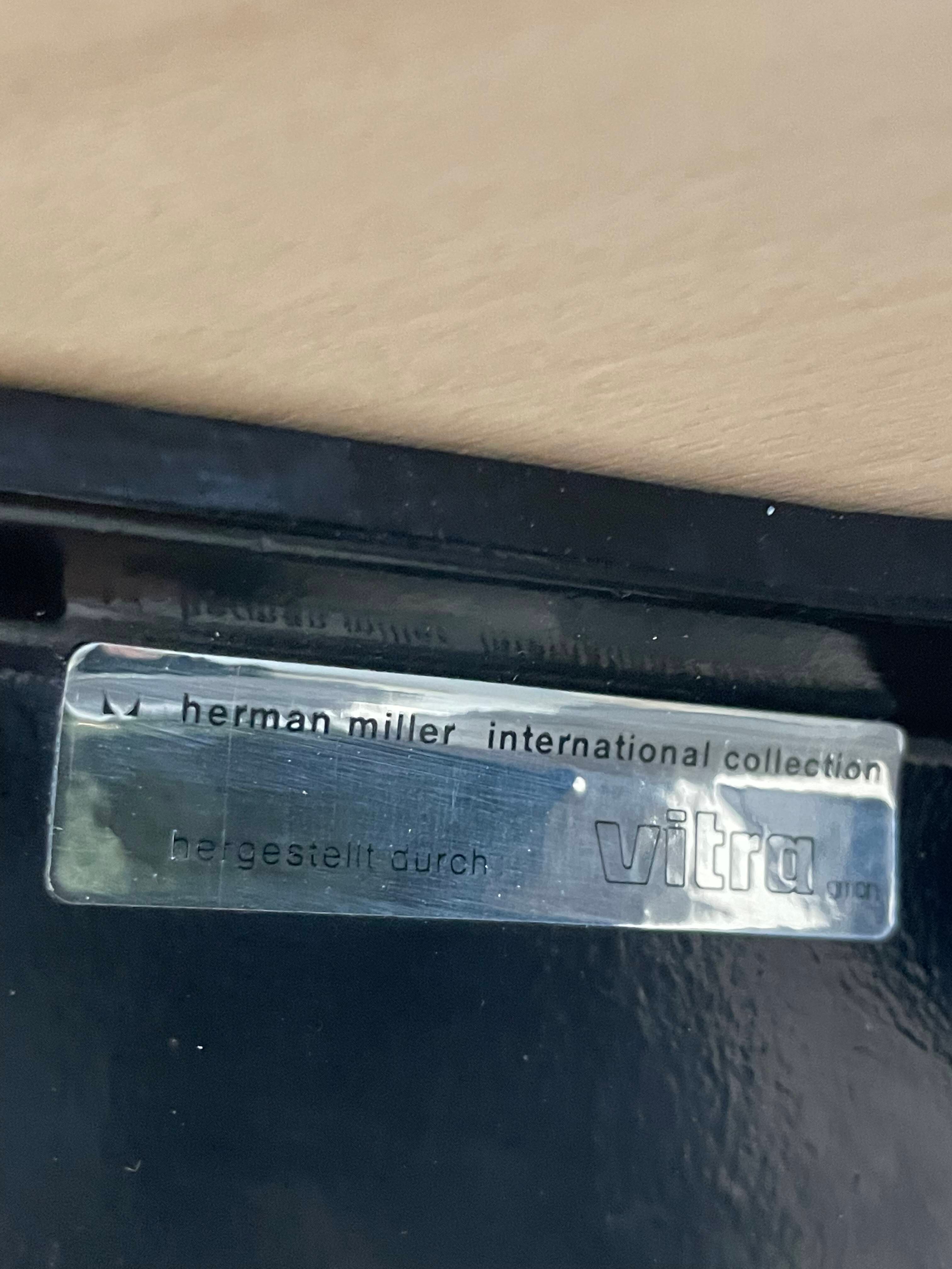 Segmented dining table Charles & Ray Eames