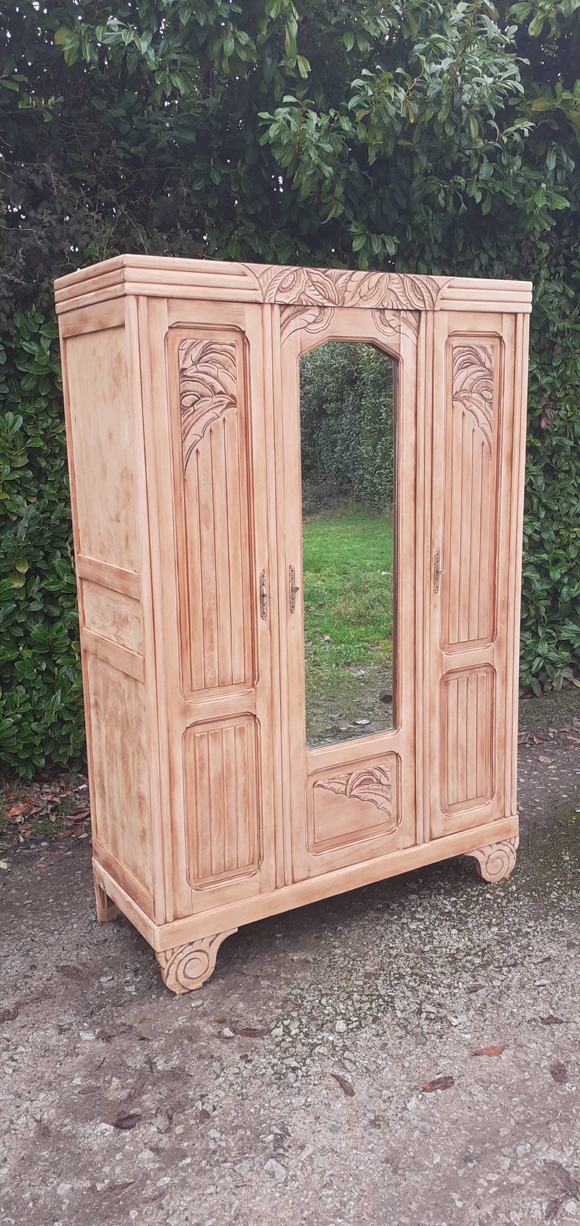 Art deco wardrobe 3 doors walnut raw wood