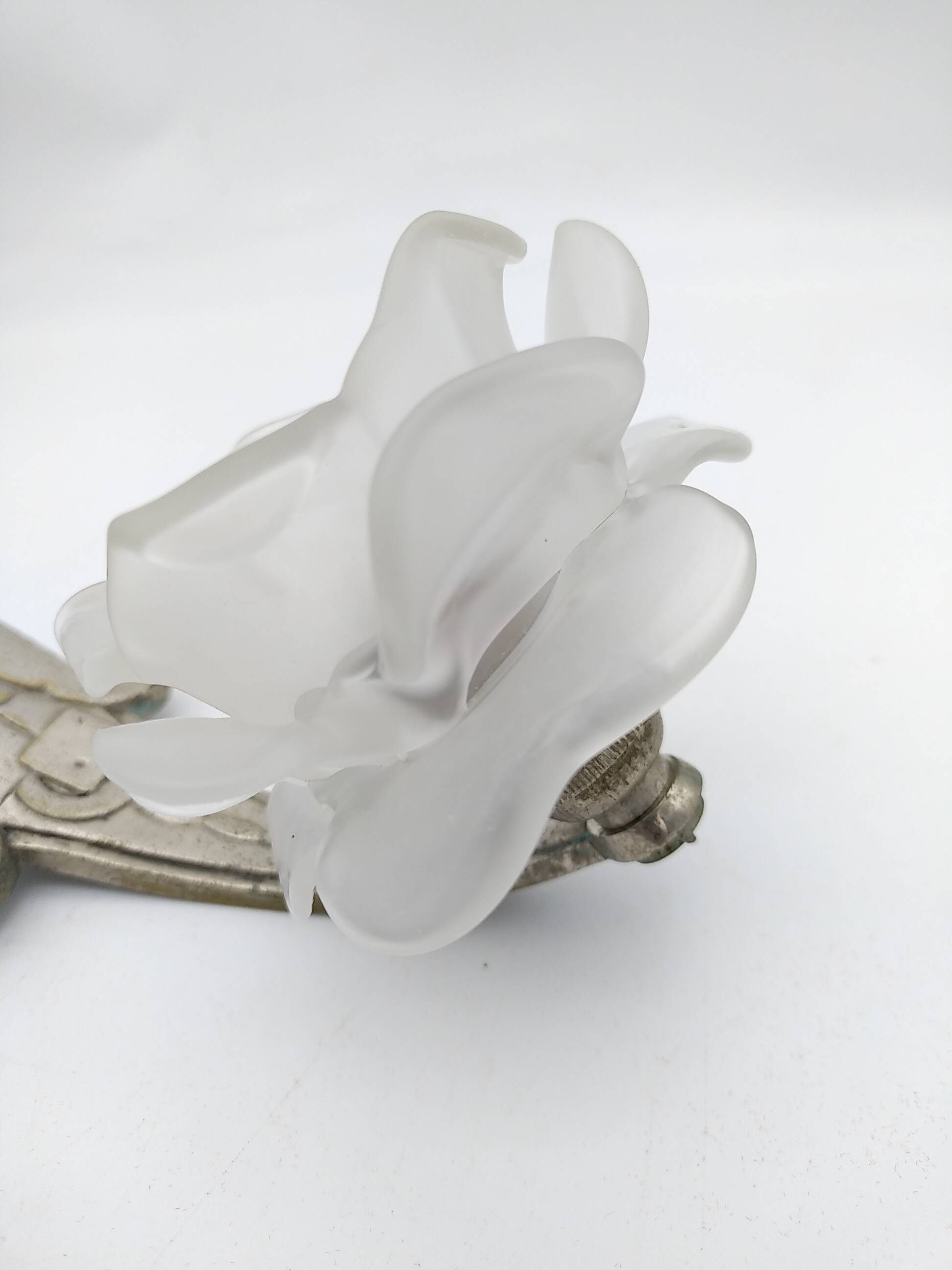 Art Deco wall light. Rose in glass paste.