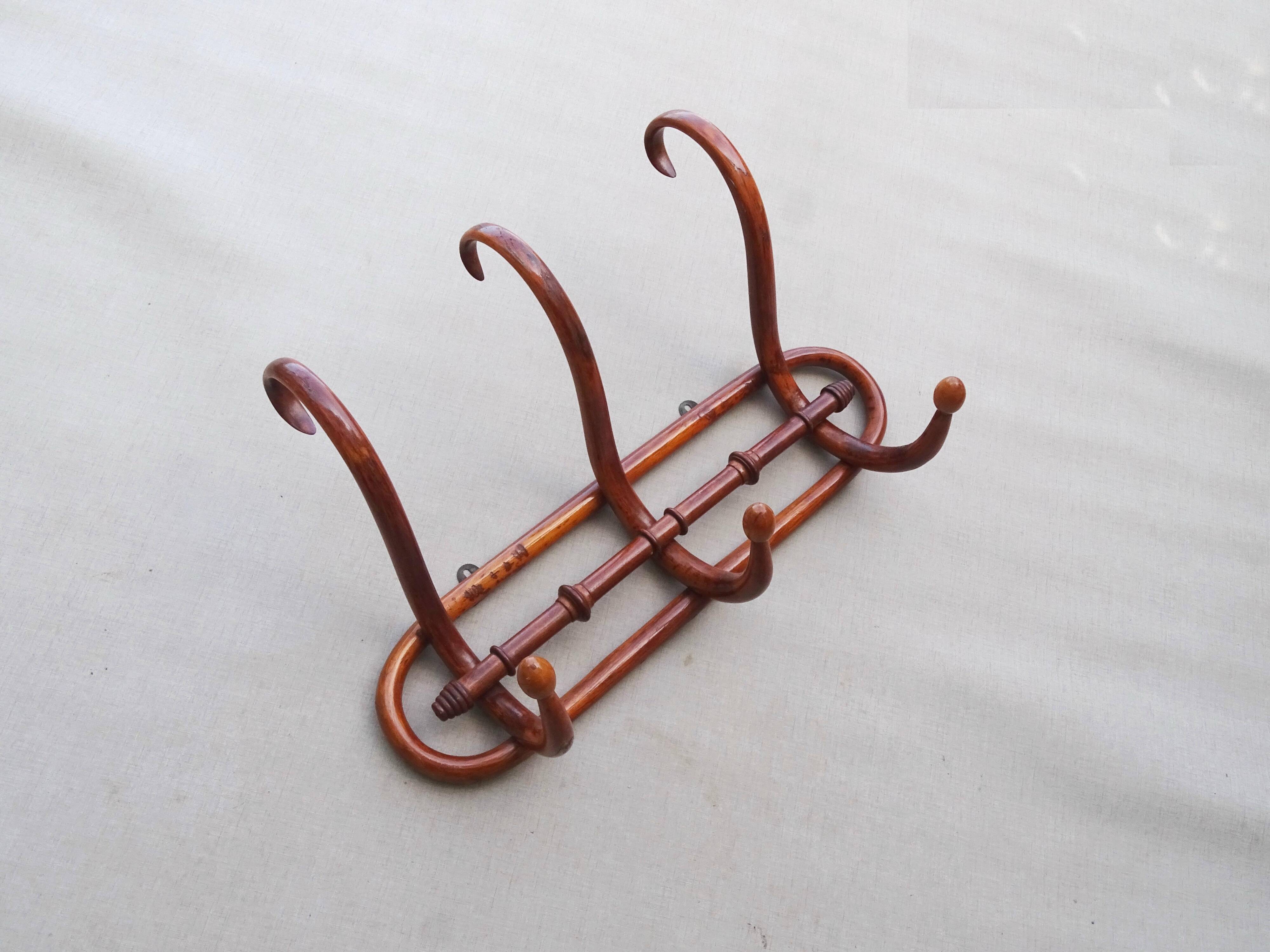 Curved wood wall coat rack bistro KOHN, around 1900, no Thonet