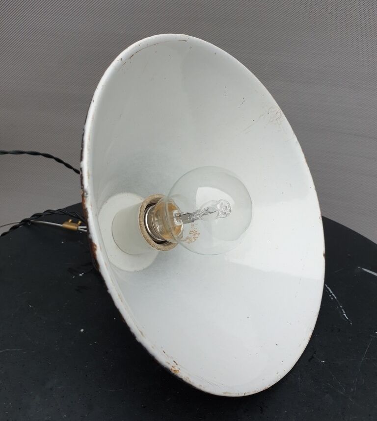 Speckled enamel conical hanging