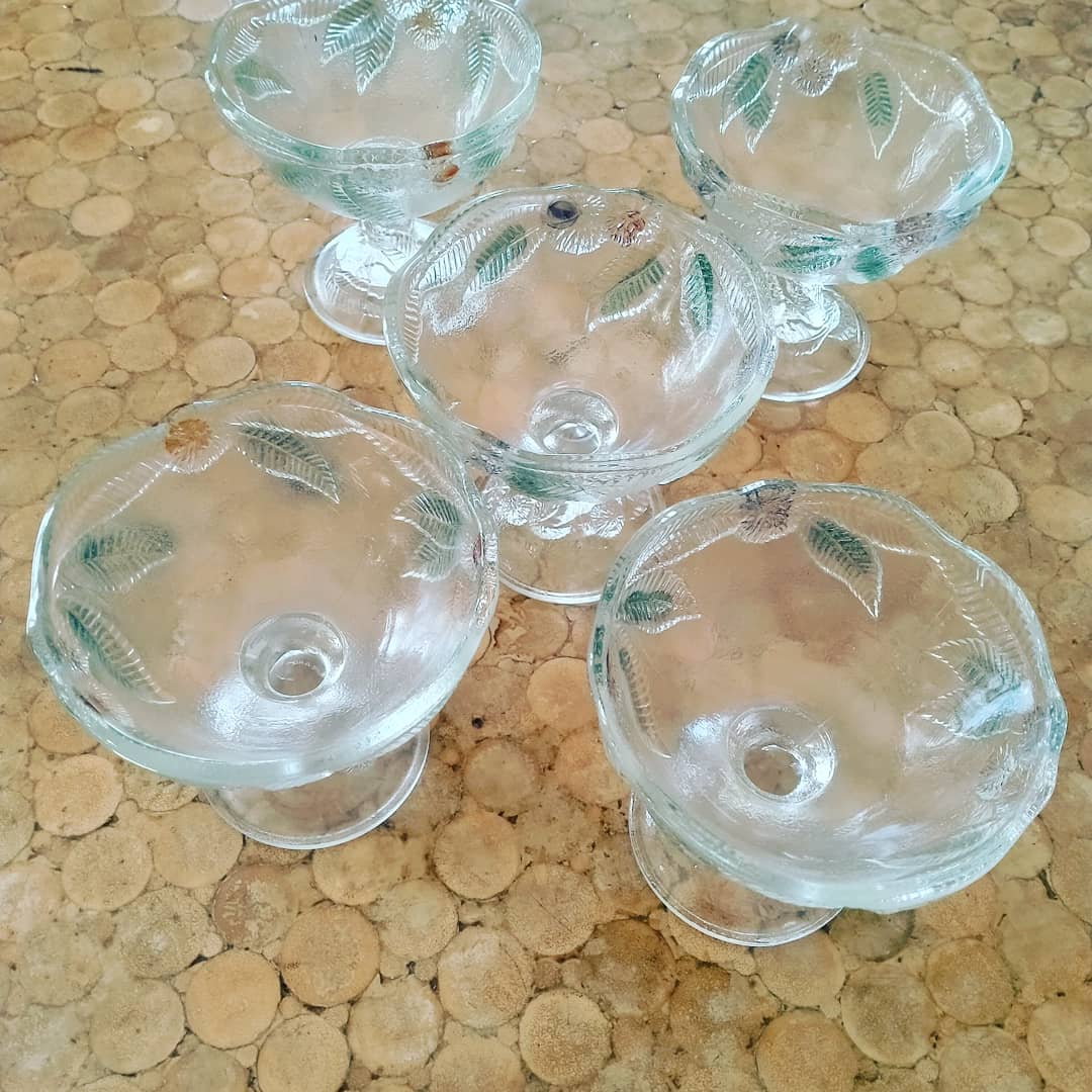 Lot of 5 vintage ice cream cups