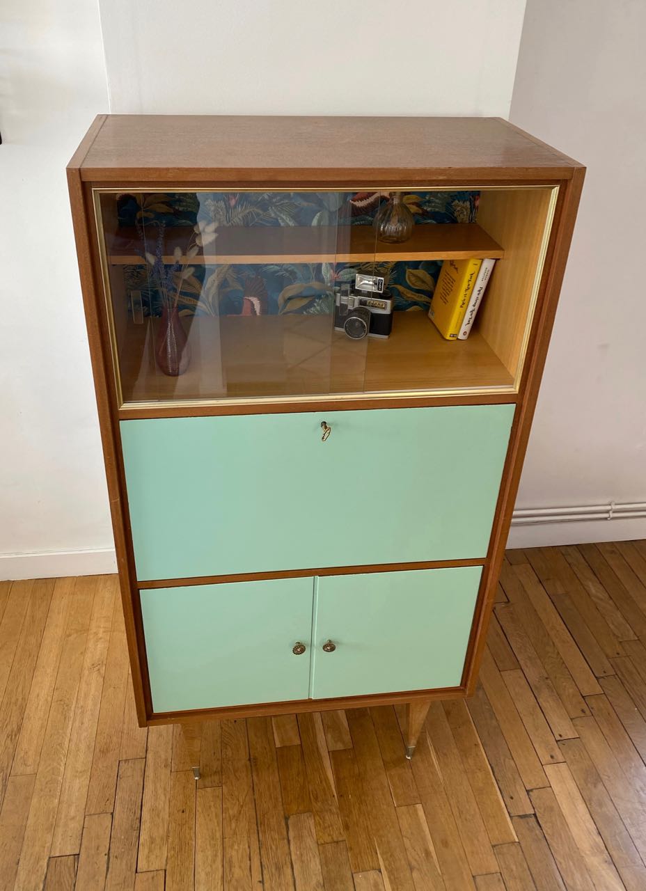 Green and wood secretary