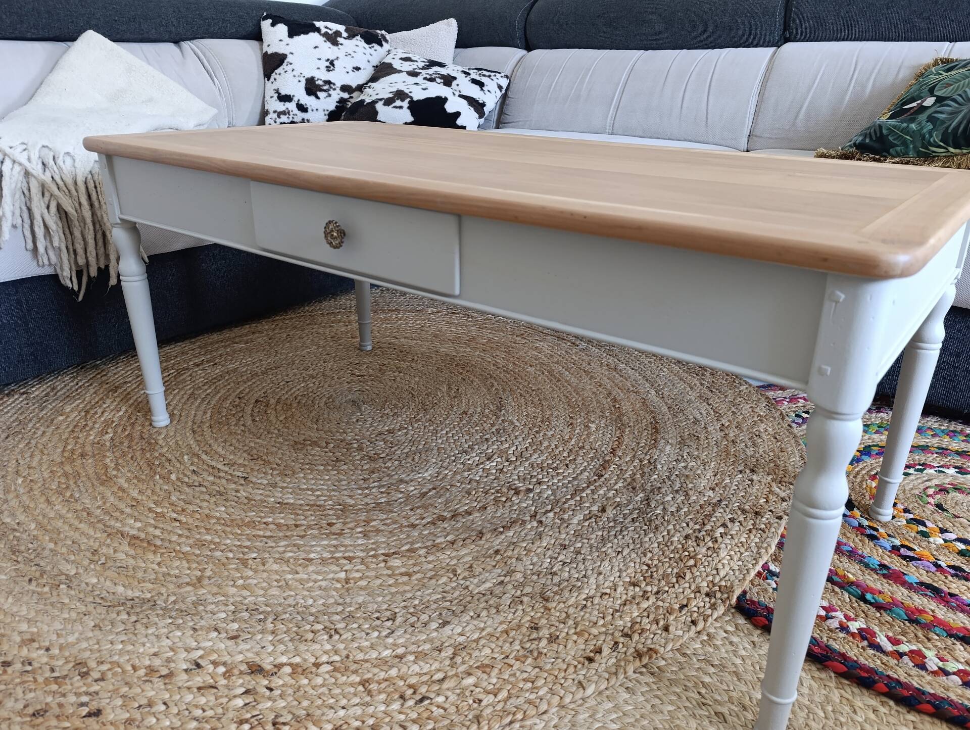 Table ancienne en bois massif restaurée
