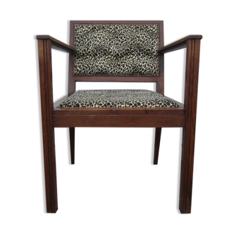 Old leopard fabrics armchair