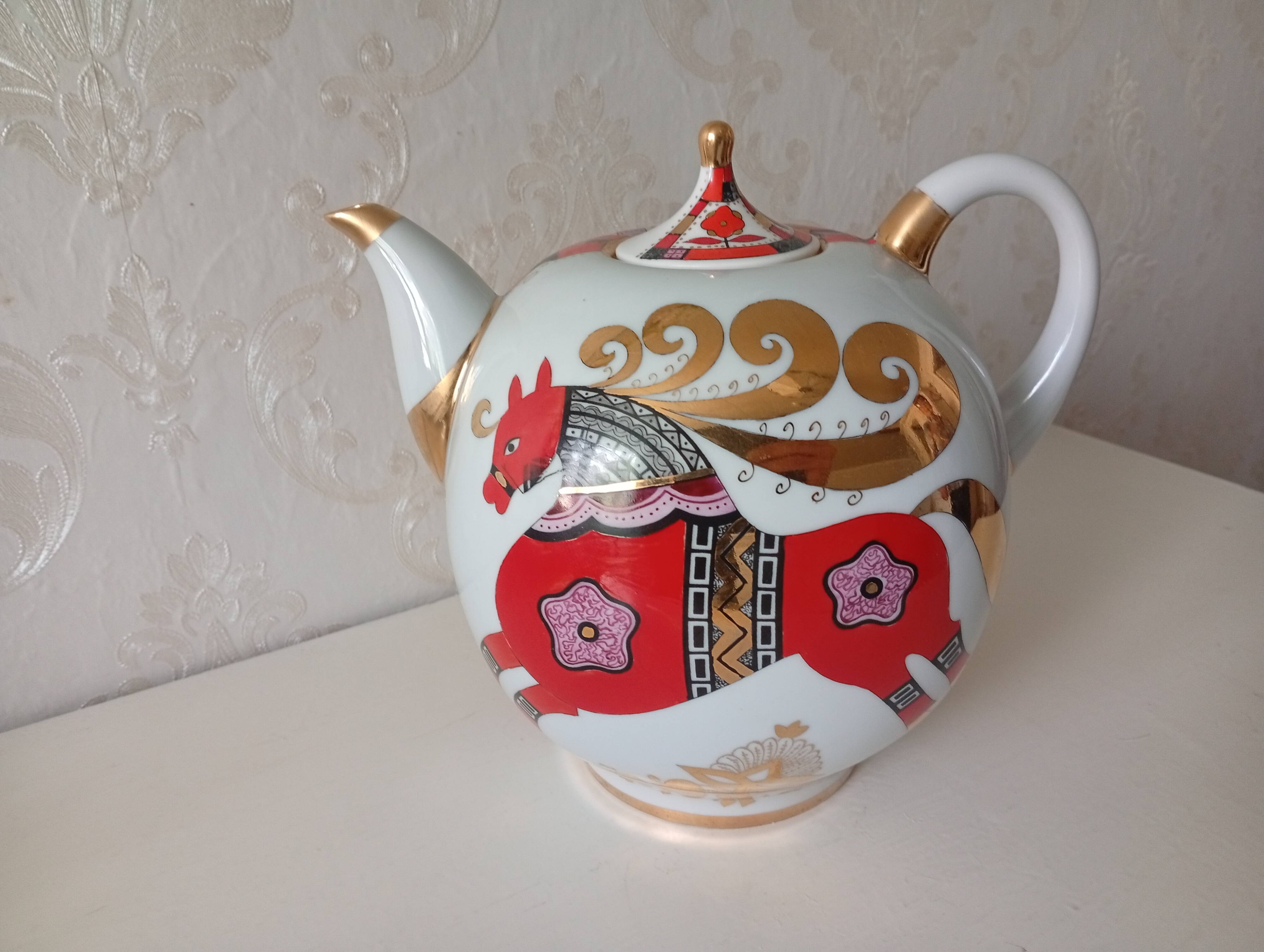 The "Red Horse" / "Golden-Maned Horse"  Lomonosov Imperial Porcelain