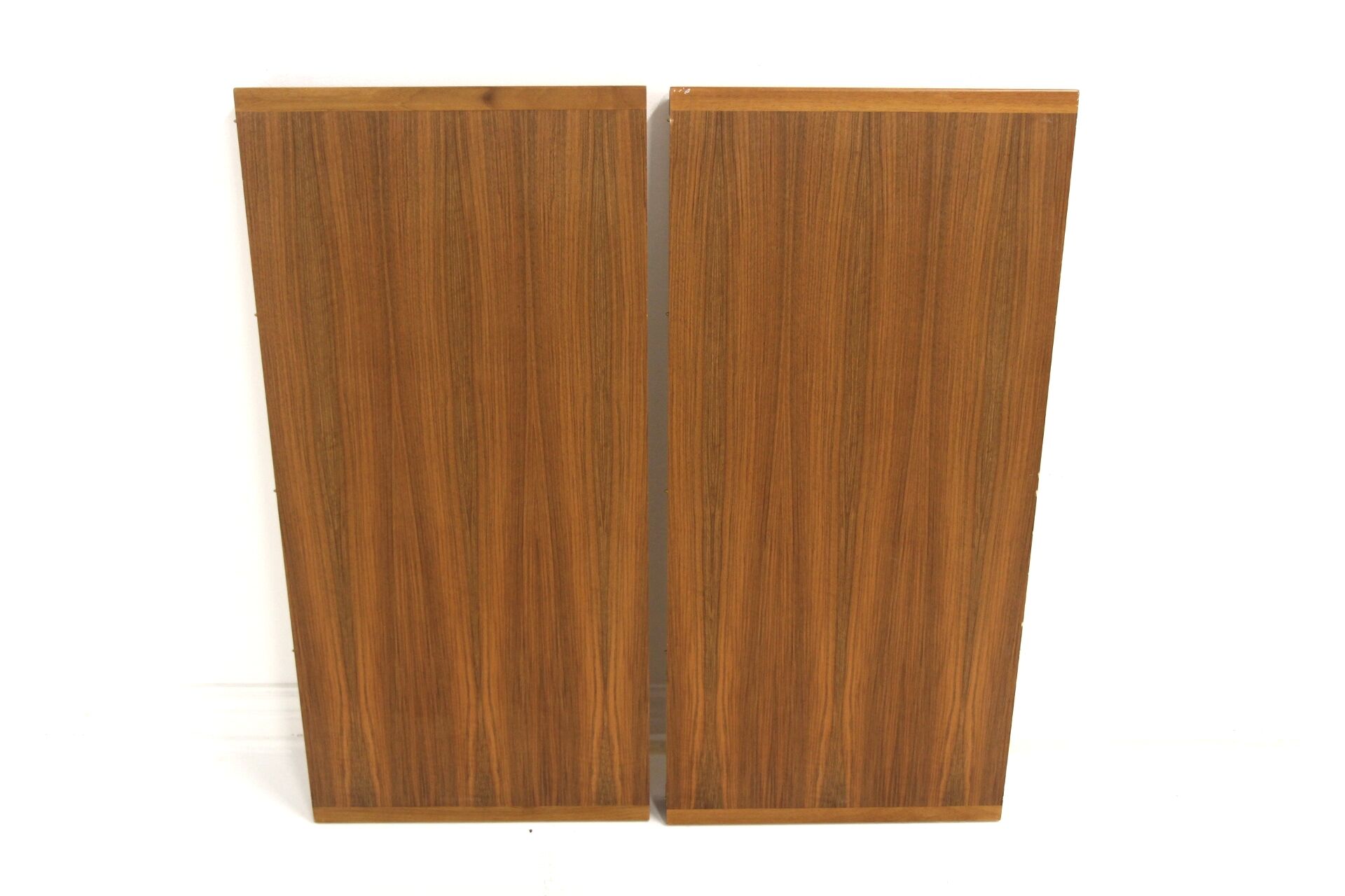 Walnut dining table, "Facett 3-132" Bertil Fridhagen, Sweden, 1960