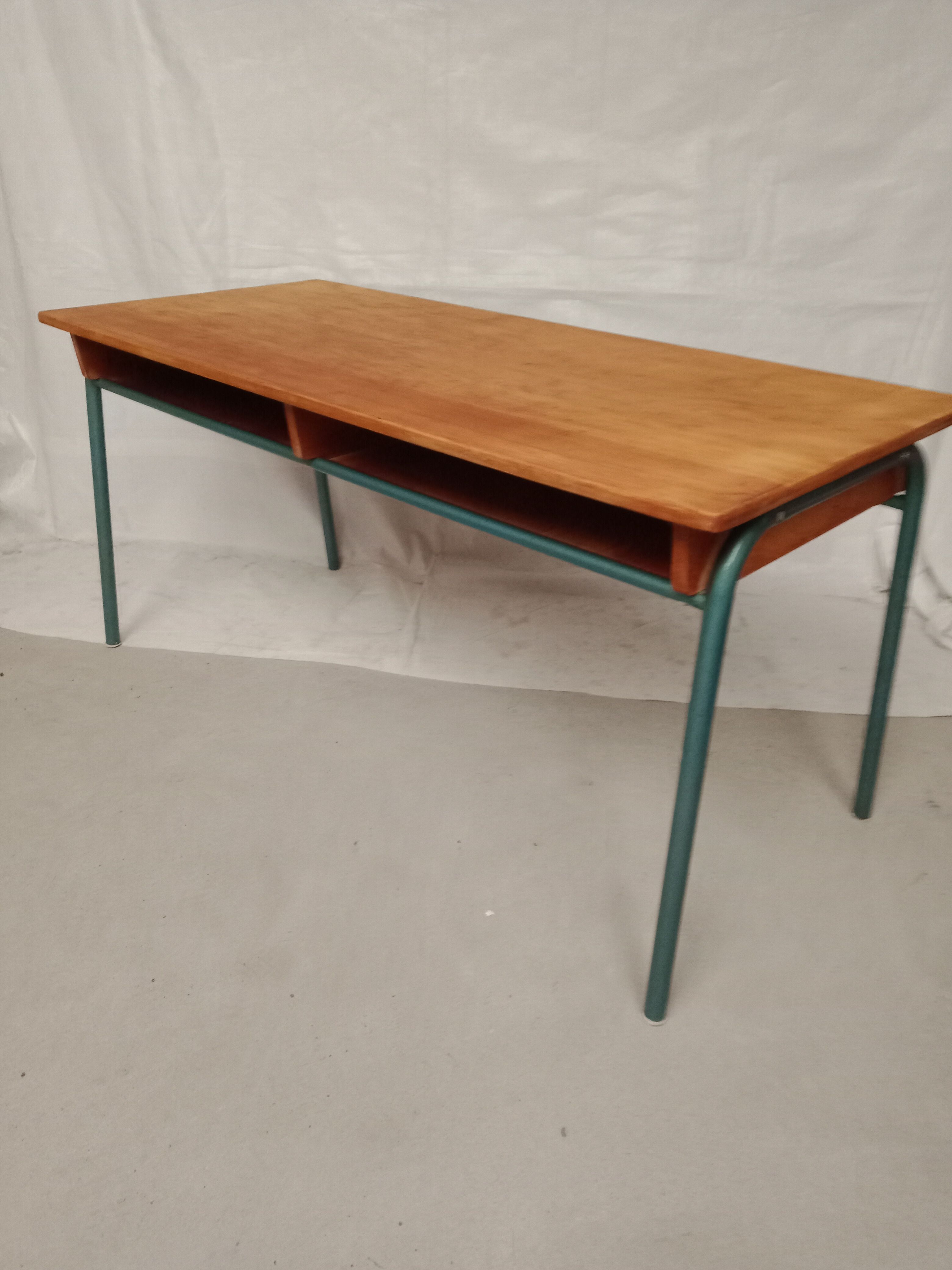 School desk table