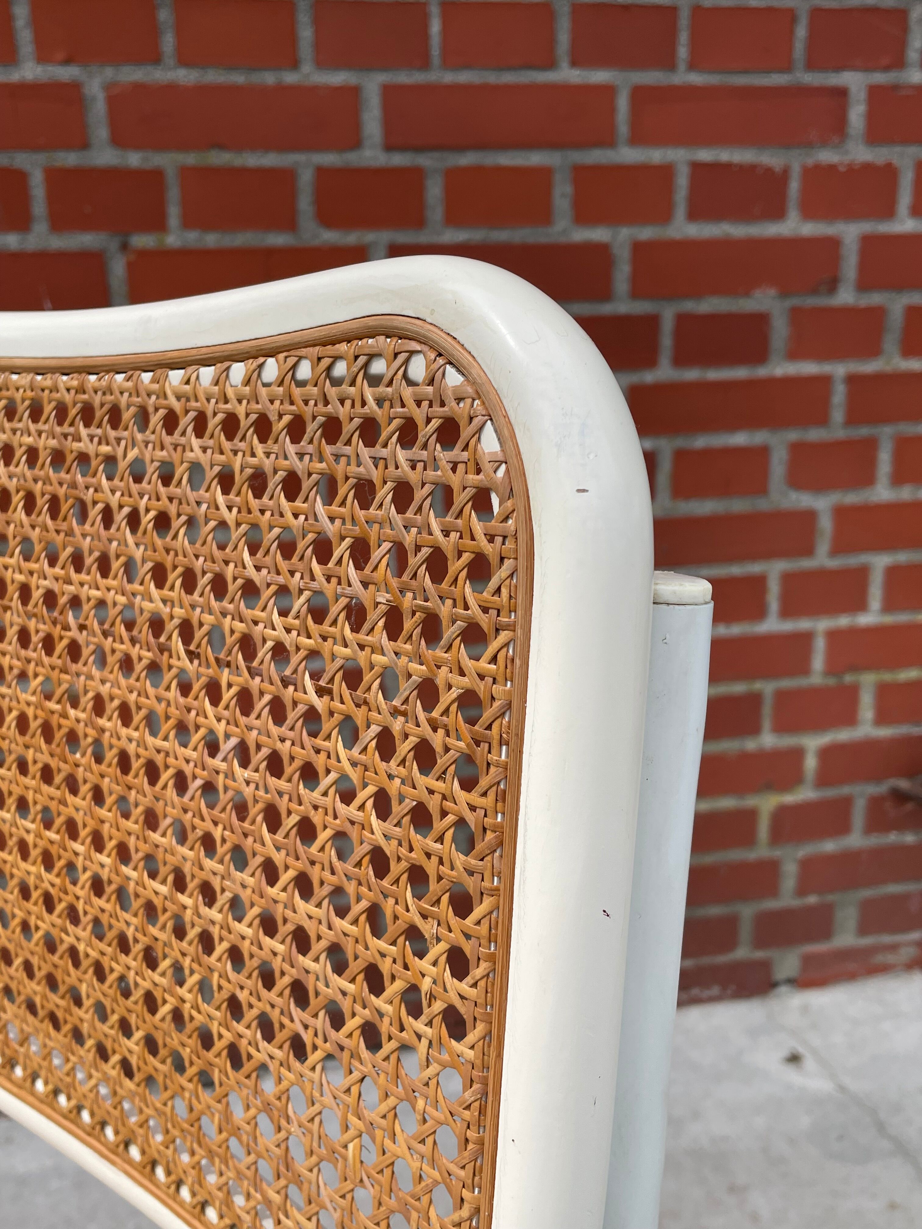 Cesca design chair b32 model in white