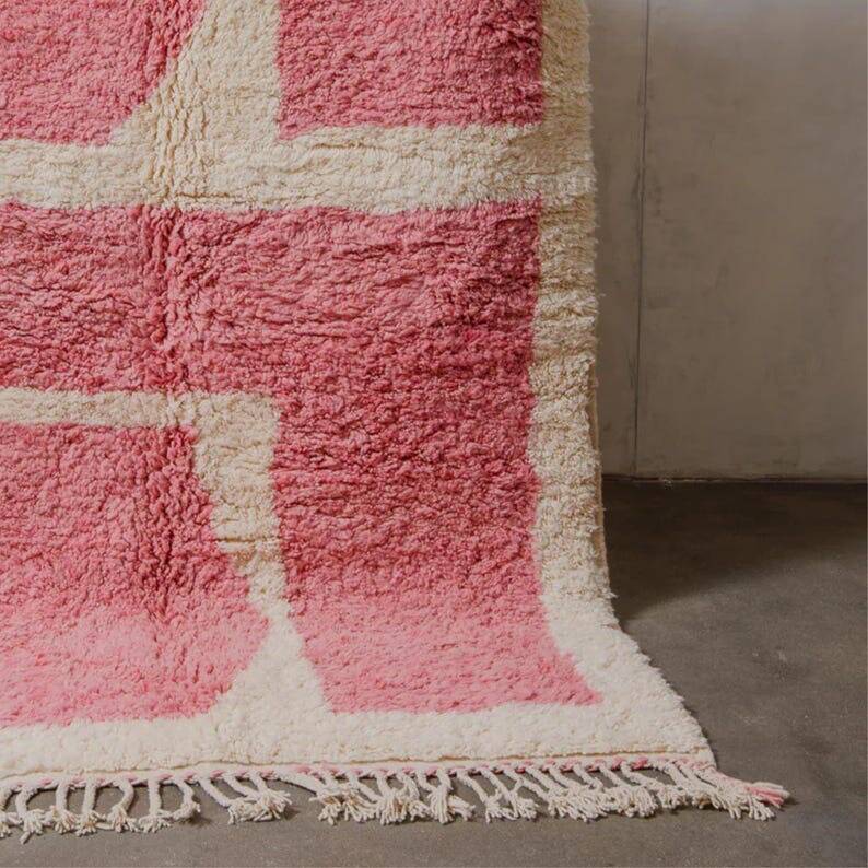Handmade pink rug for your space, size 150 x 250 cm