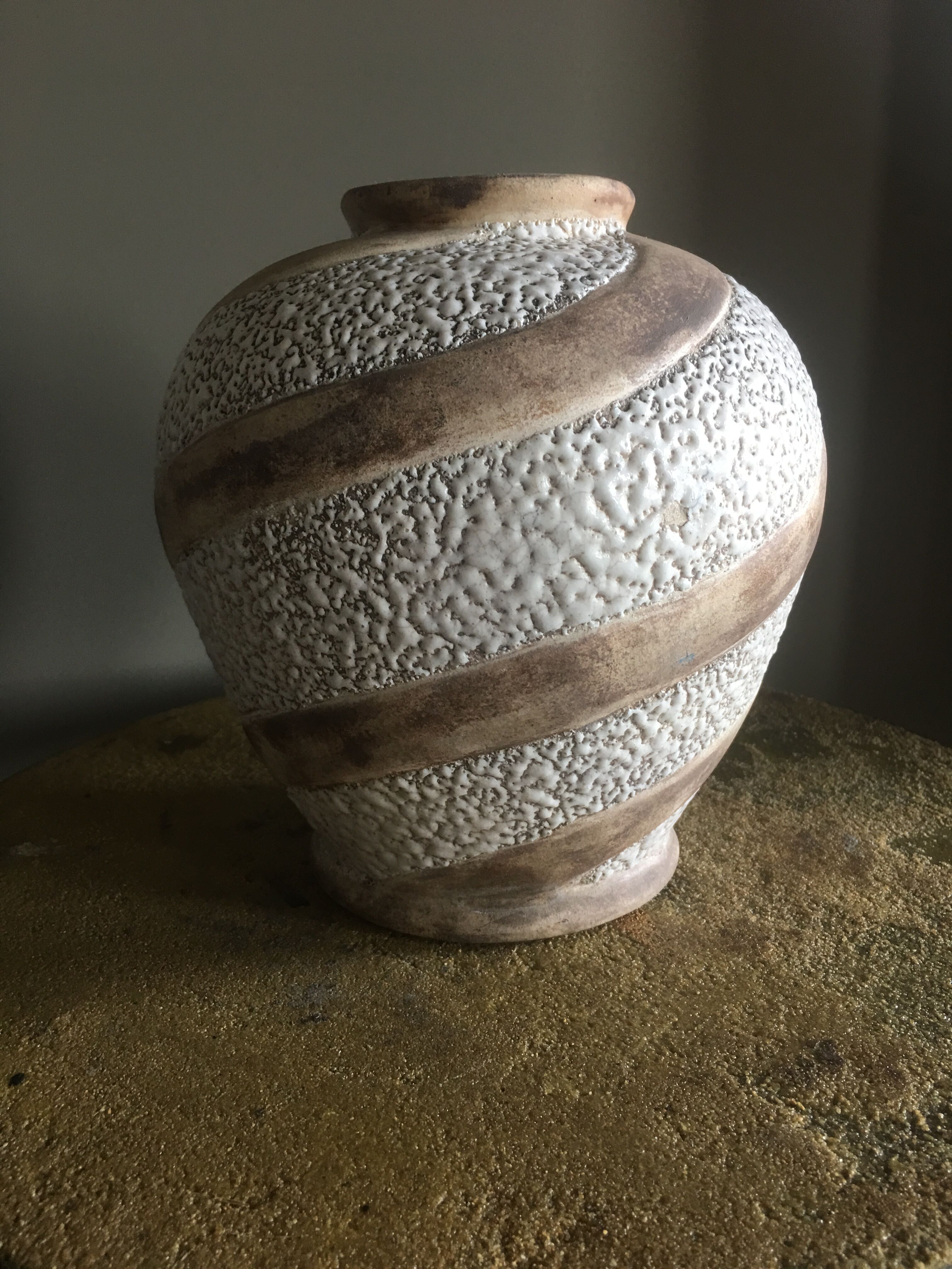 Vase art deco en faïence signé Odyv