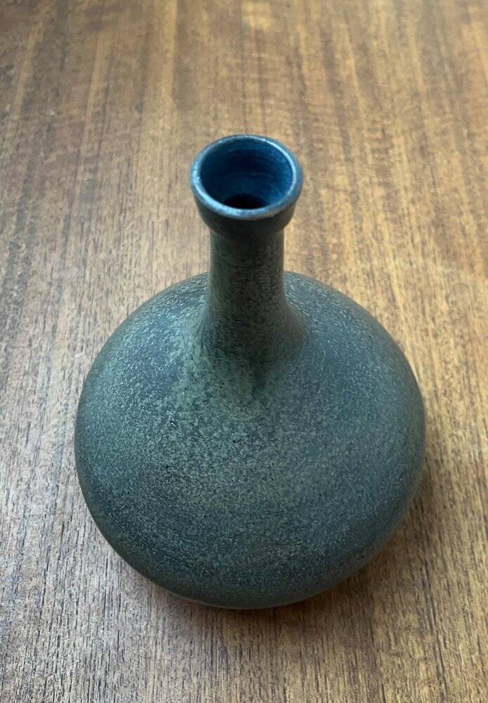 Mid-century minimalist studio pottery vase by Mathies Schwarze, Germany, 1960s.
