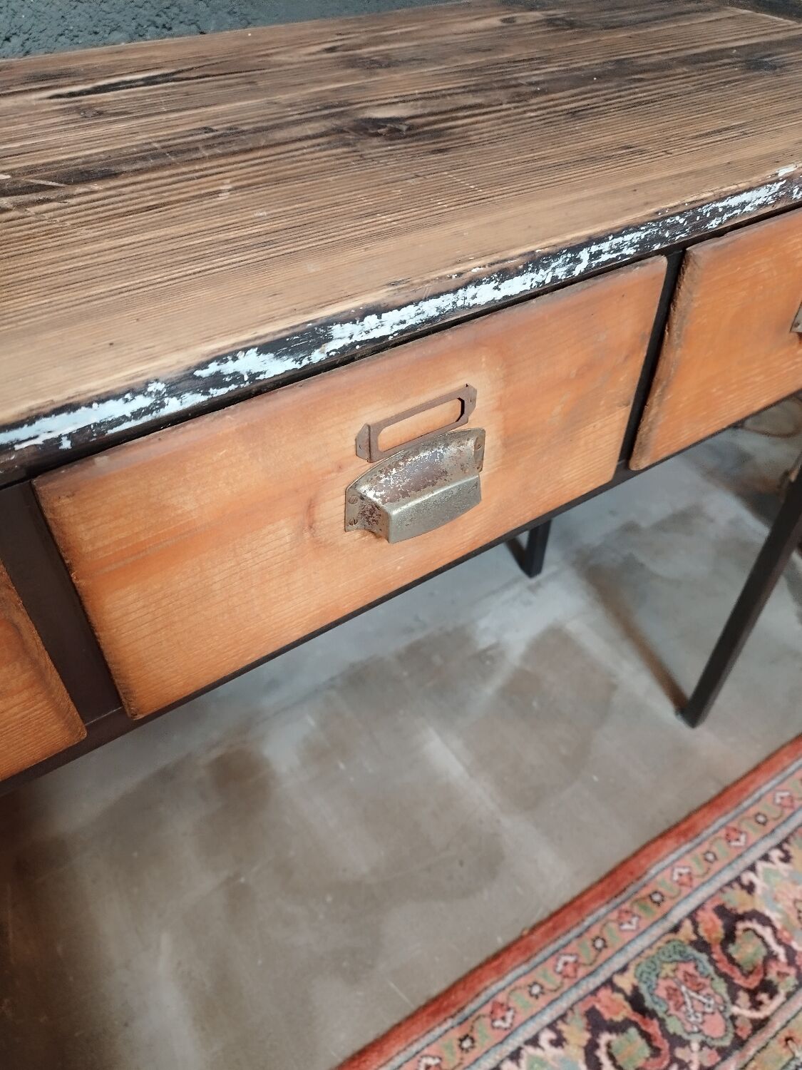 Console indus three drawers