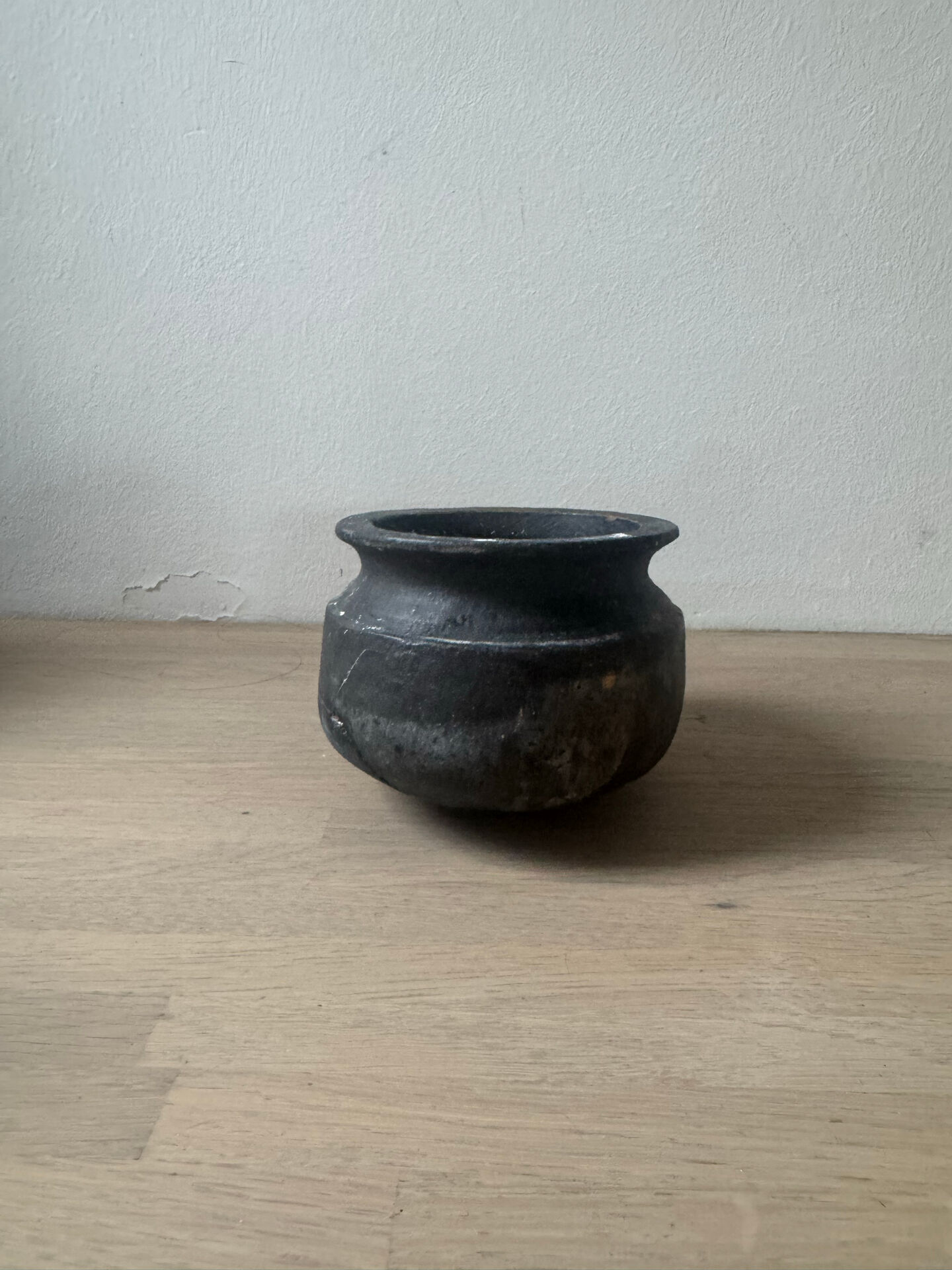 Lot of 3 ancient pots from Indonesia, black terracotta, wabi-sabi.