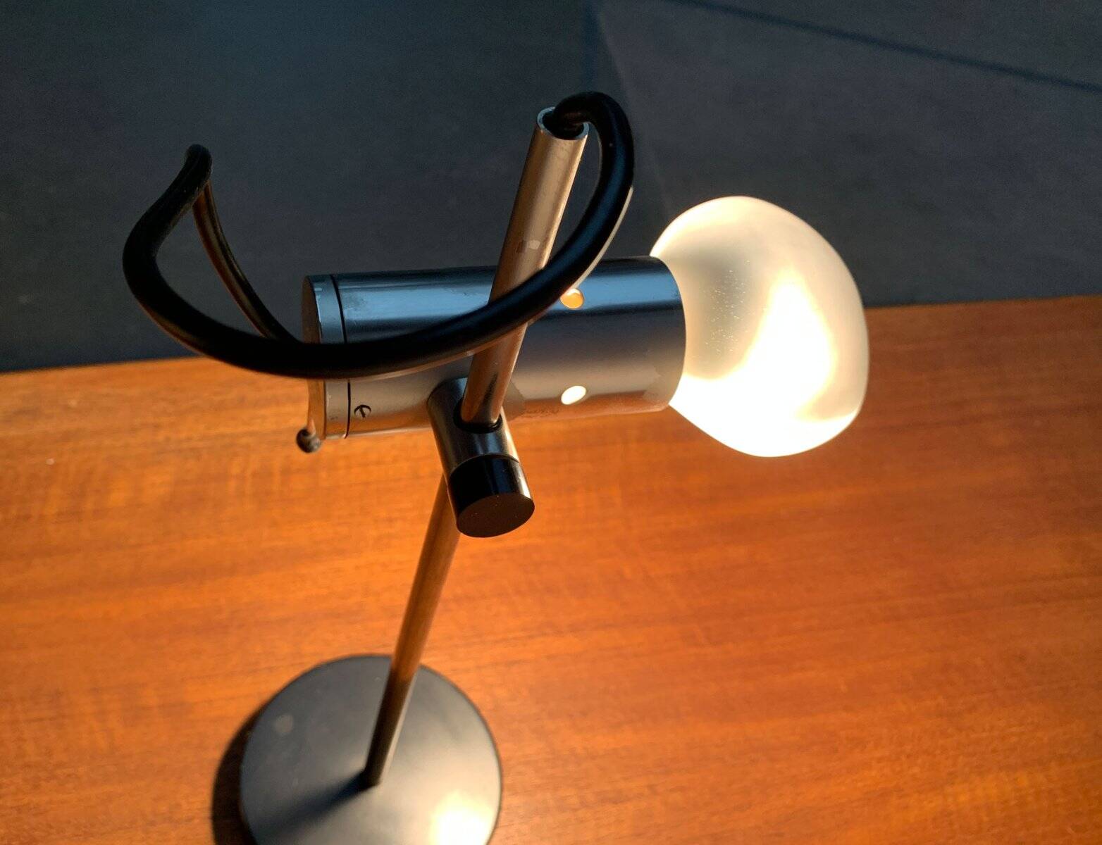 Italian table lamp model 251 from the mid-century by Tito Agnoli for Oluce, 1950s.