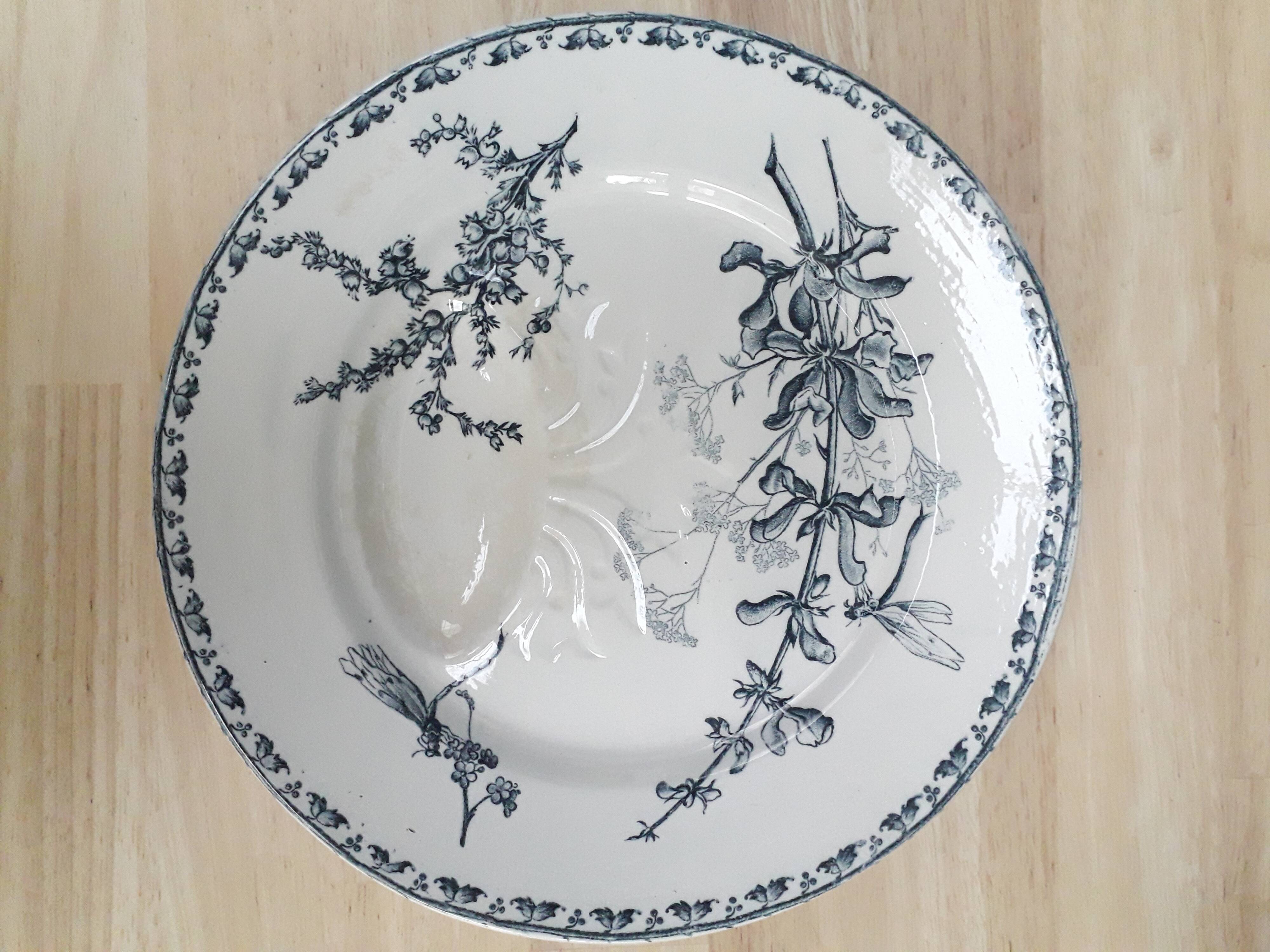 Artichoke plates (6) early twentieth century