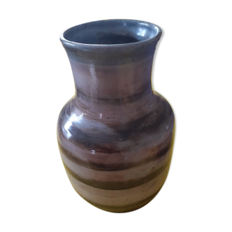 Grey-dominated sandstone vase years 60
