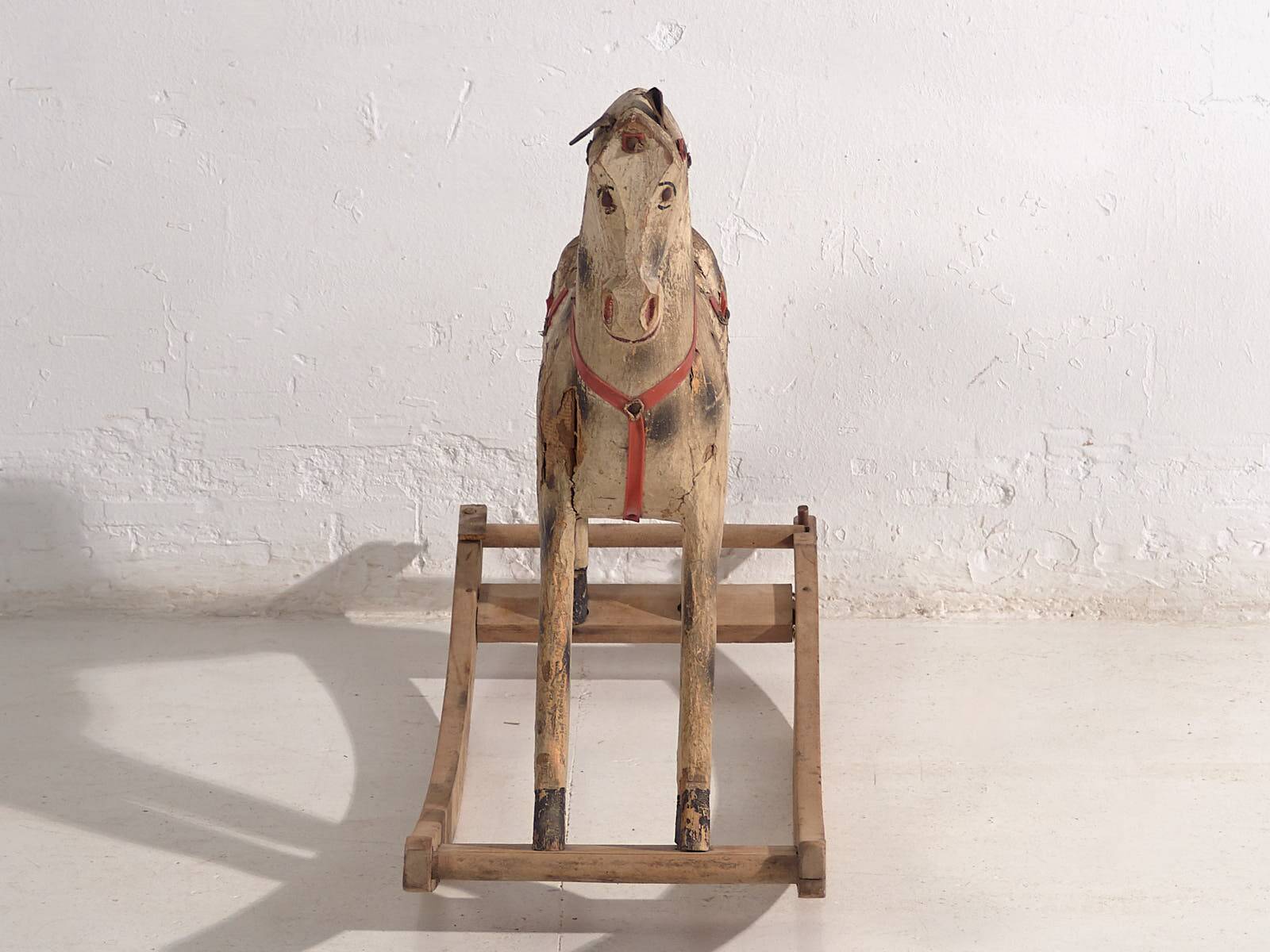 Cheval à bascule ancien (France, vers 1920)