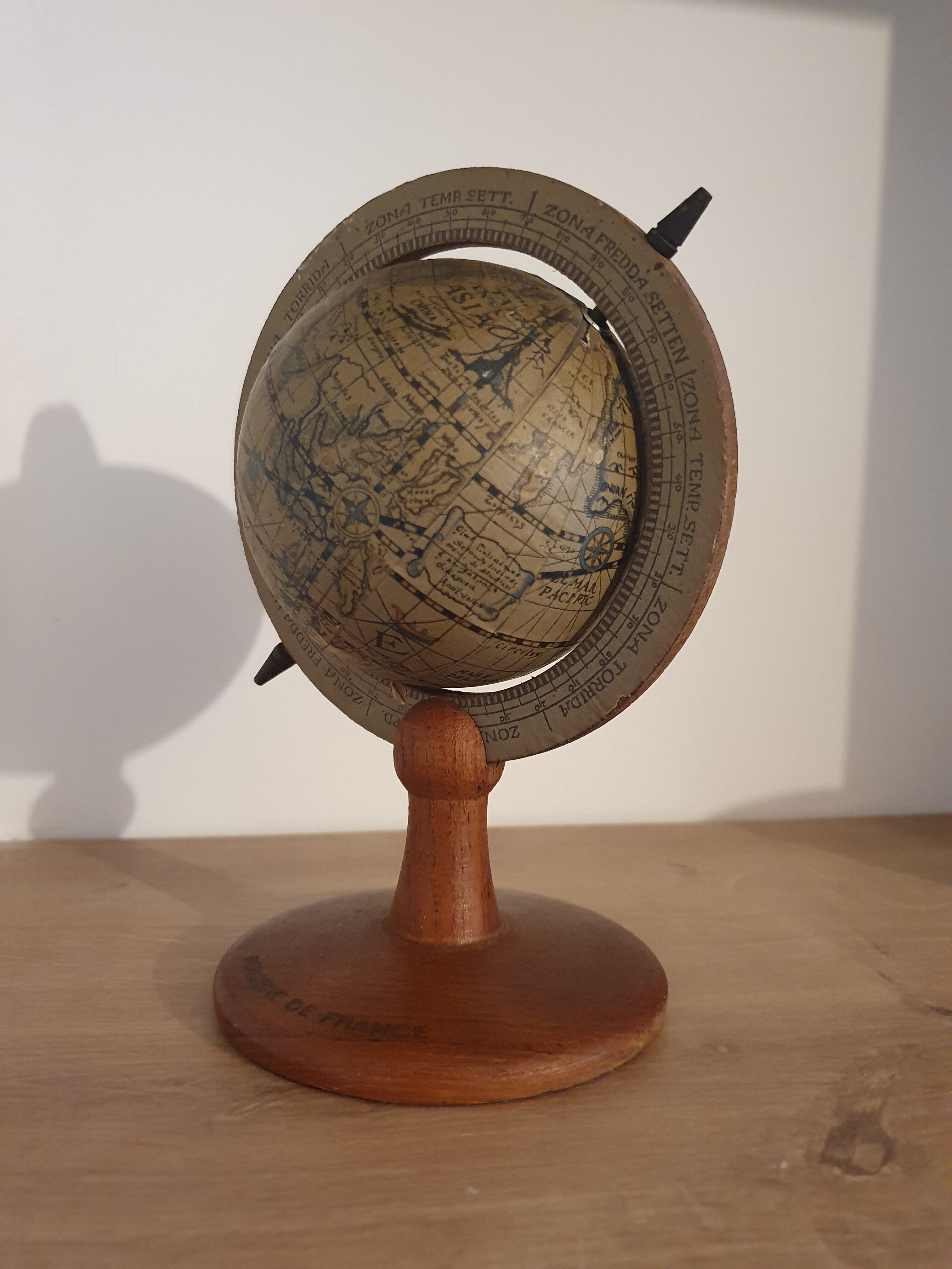 Globe terrestre vintage