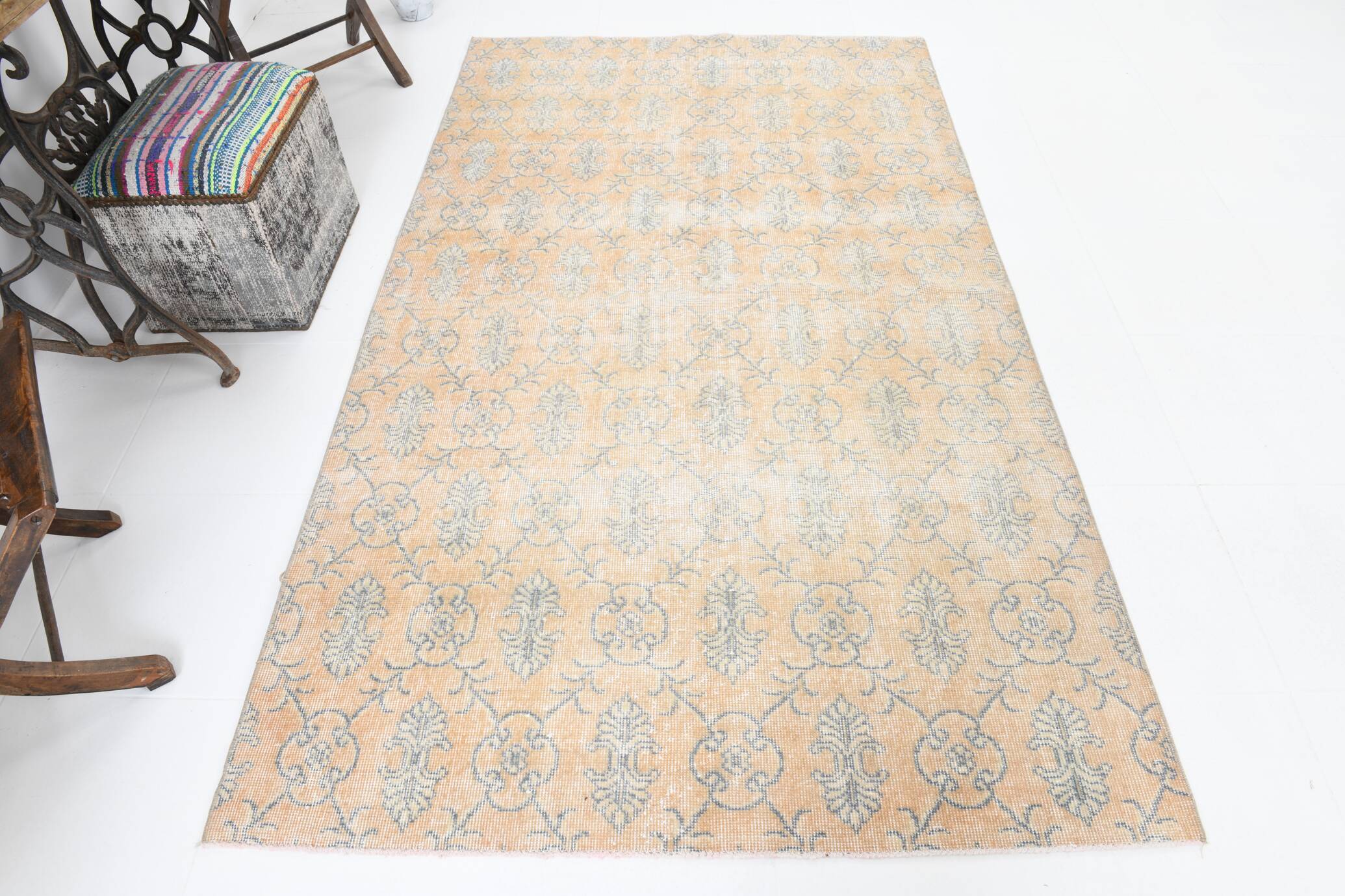 5x8 Shades Of Pale Orange Classic Turkish Vintage Rug, 140x238Cm SK 2296