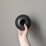 Vase en céramique artisanale japandi