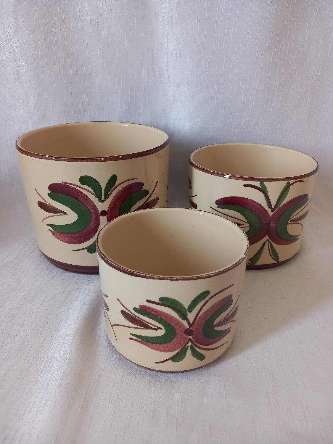 Ensemble de pots en céramique peints vintage