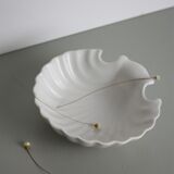 White porcelain shell pocket empty