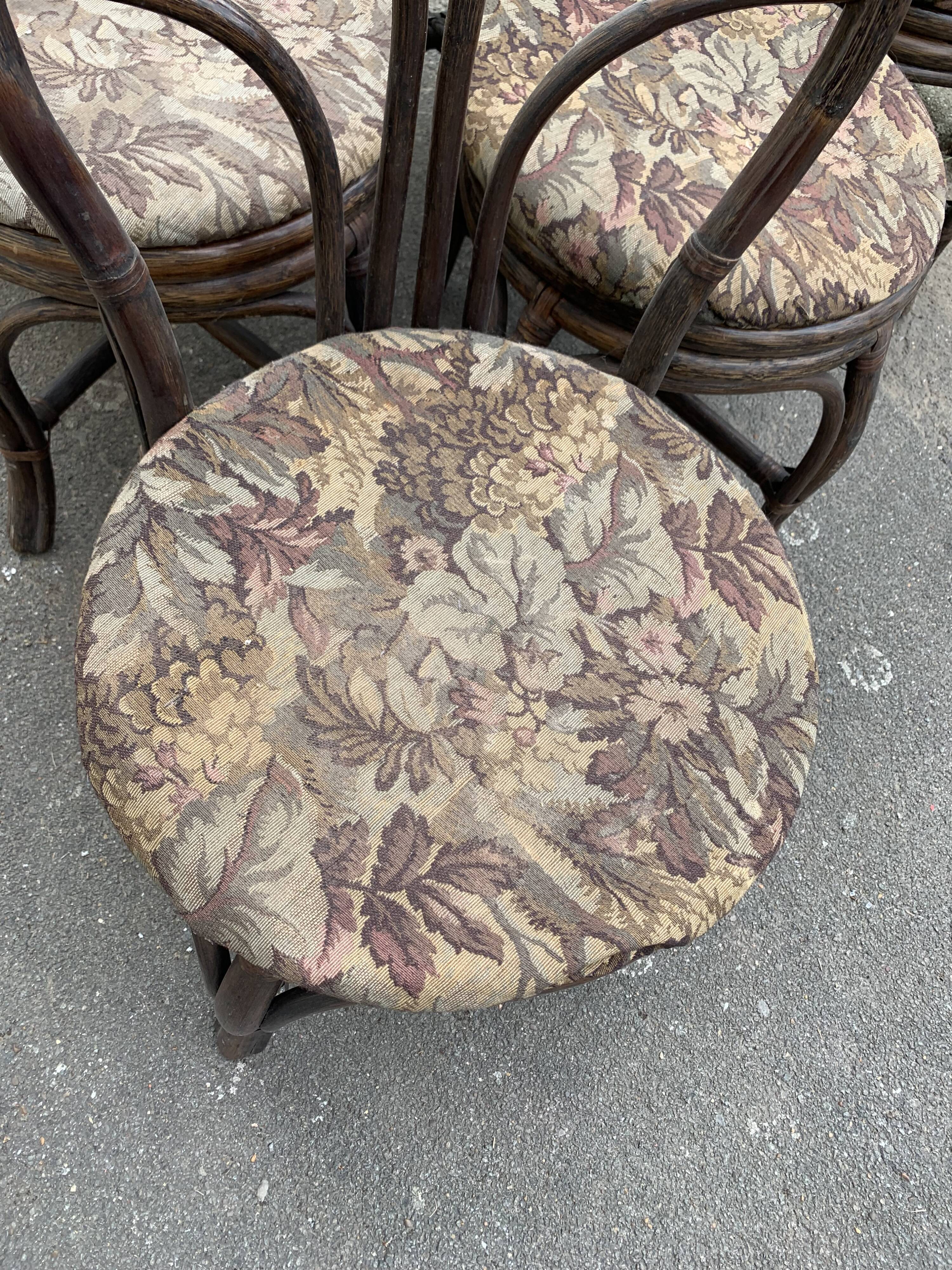 Suite of six chairs in curved wicker XX century