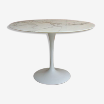 Eero Saarinen marble round table for Knoll