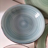 Set of 7 vintage flat and deep plates