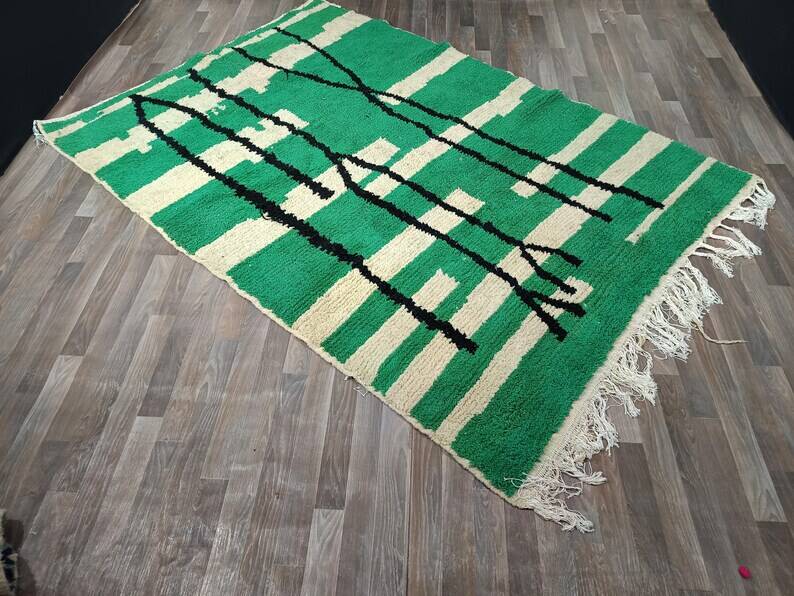 Boujaad rug, ecru with geometric patterns, 250cm x 150cm