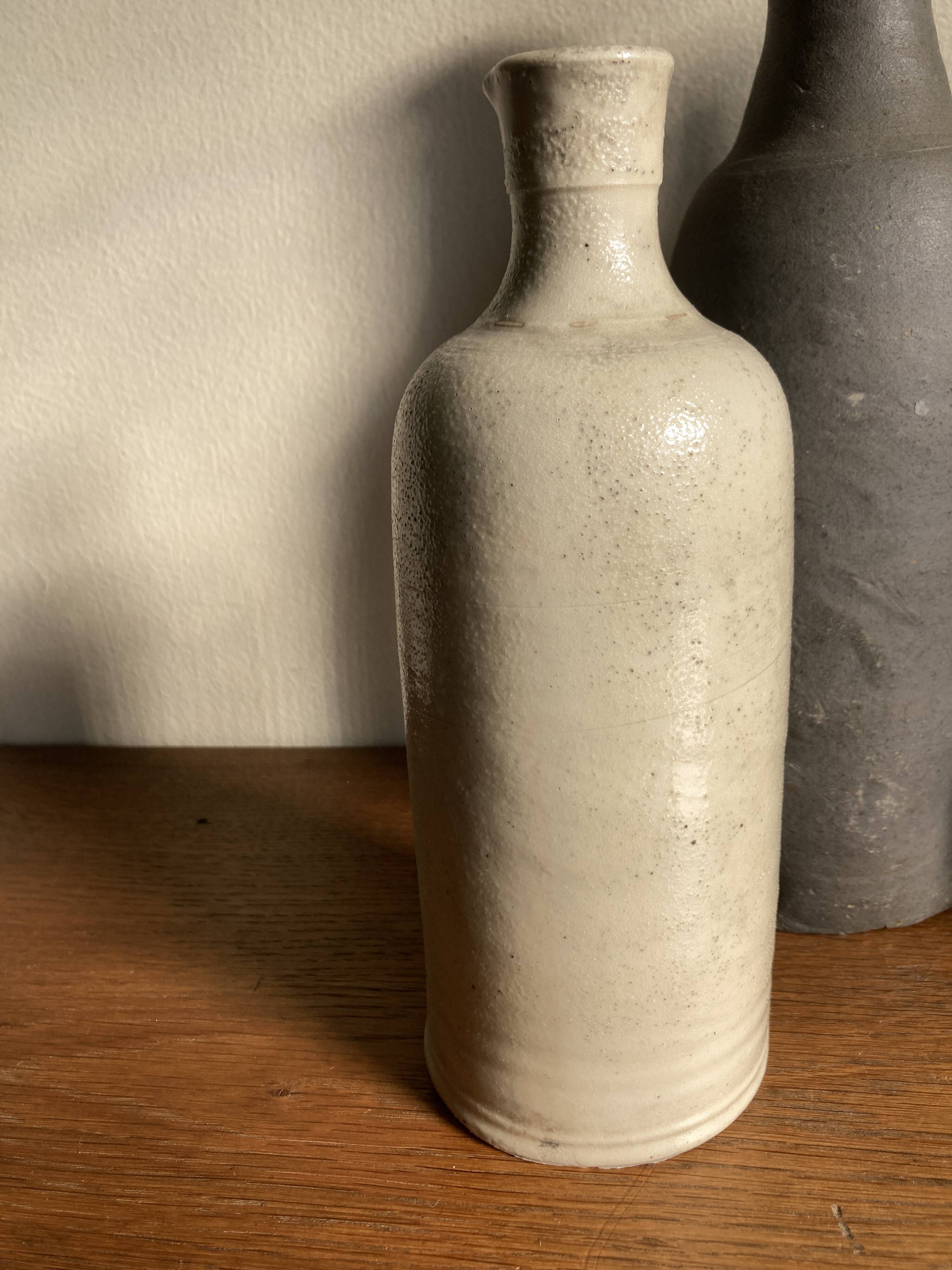 Set de 6 bouteilles de grès et terre cuite 1900-1930