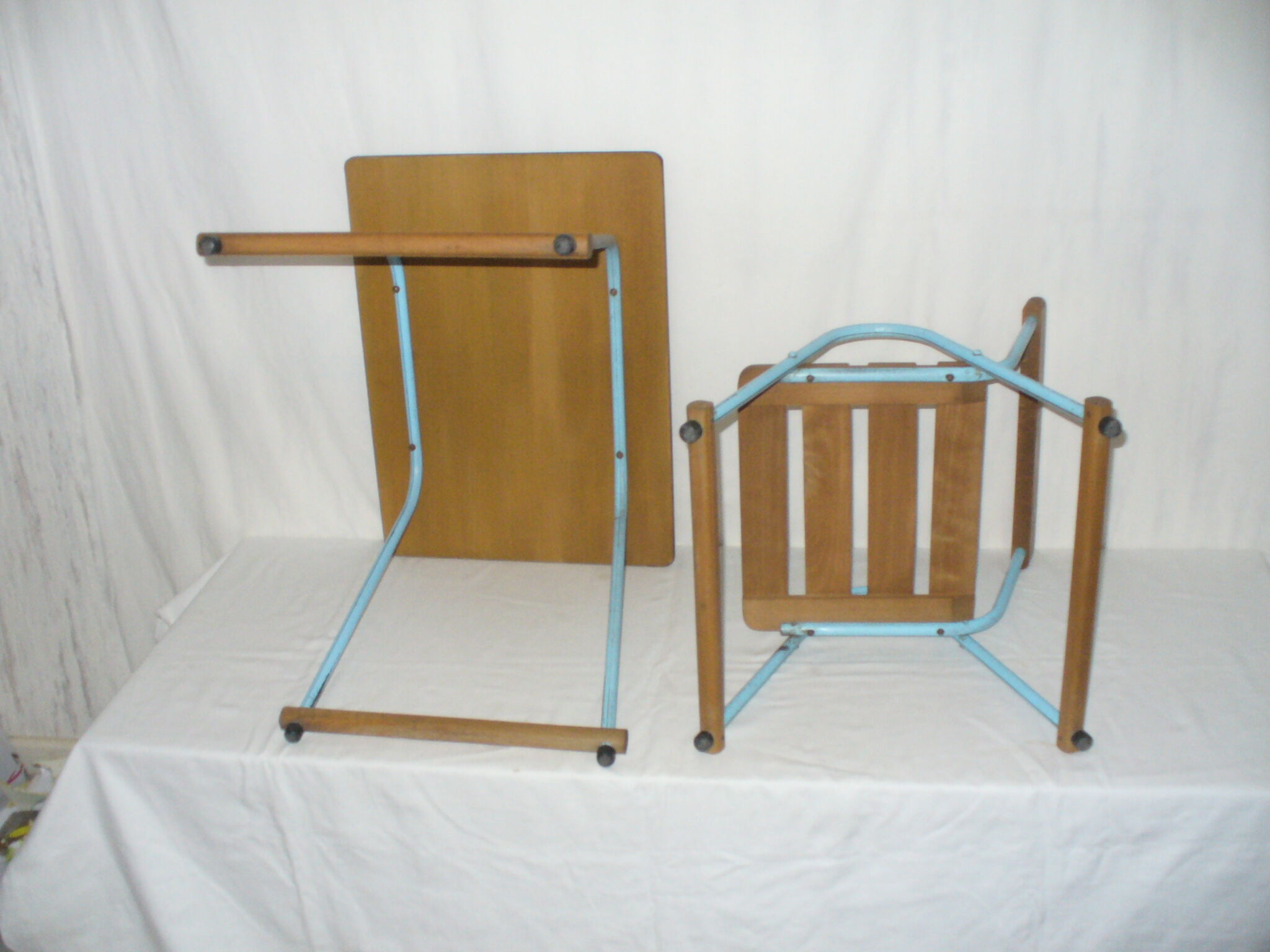 Table and chair child of the 50s