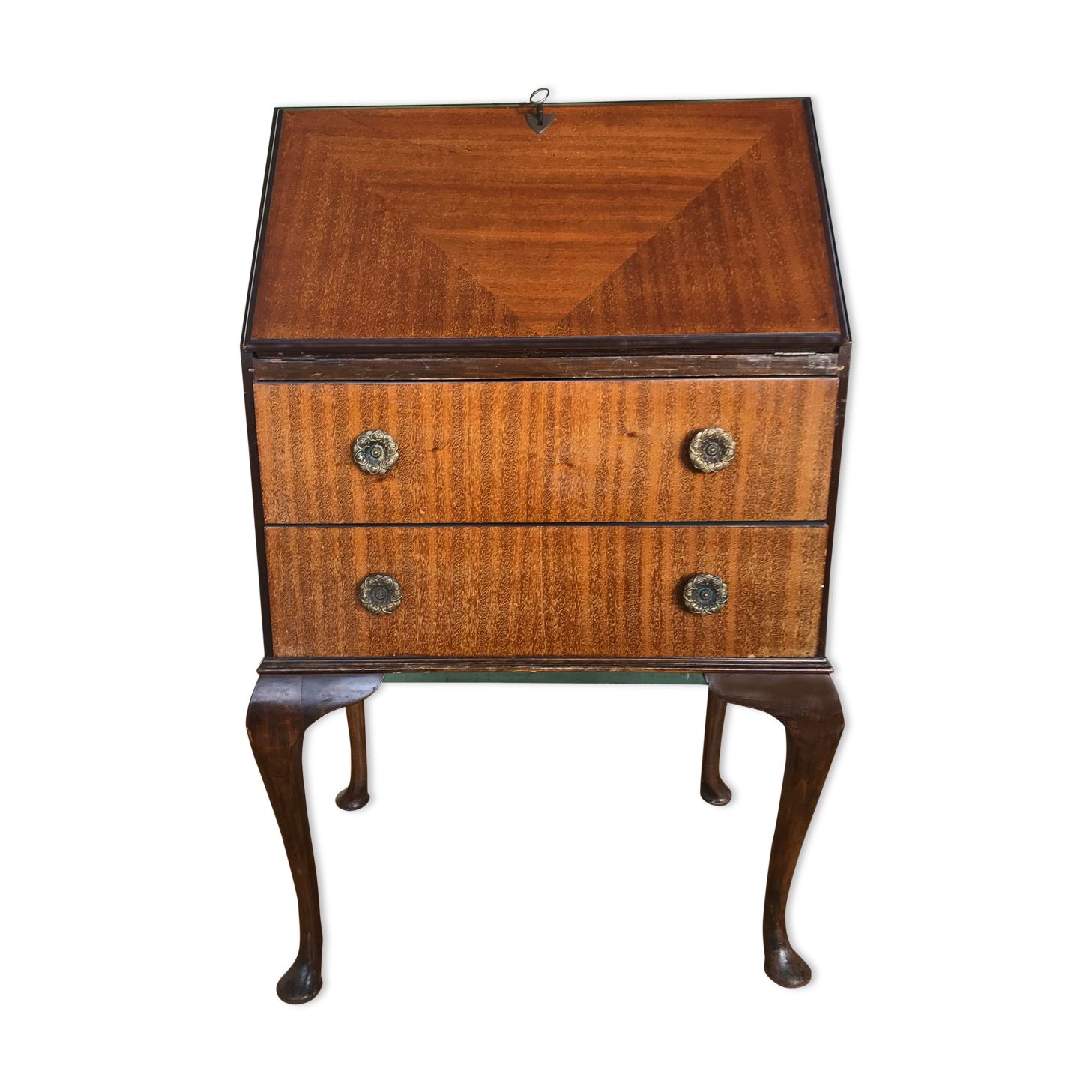 Mahogany English Scriban