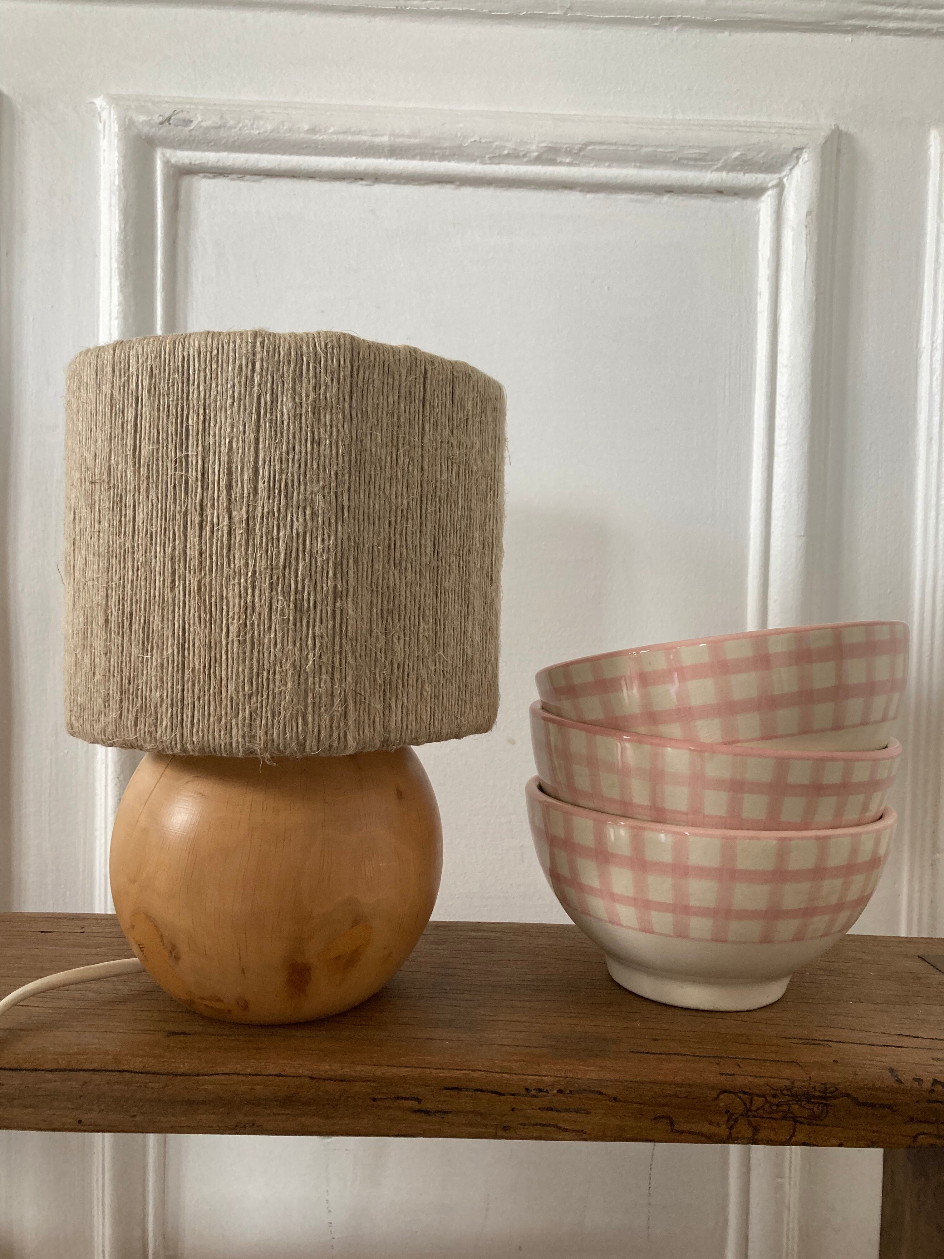 Bedside lamp in rope and wood