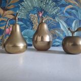 2 pears and 1 brass apple