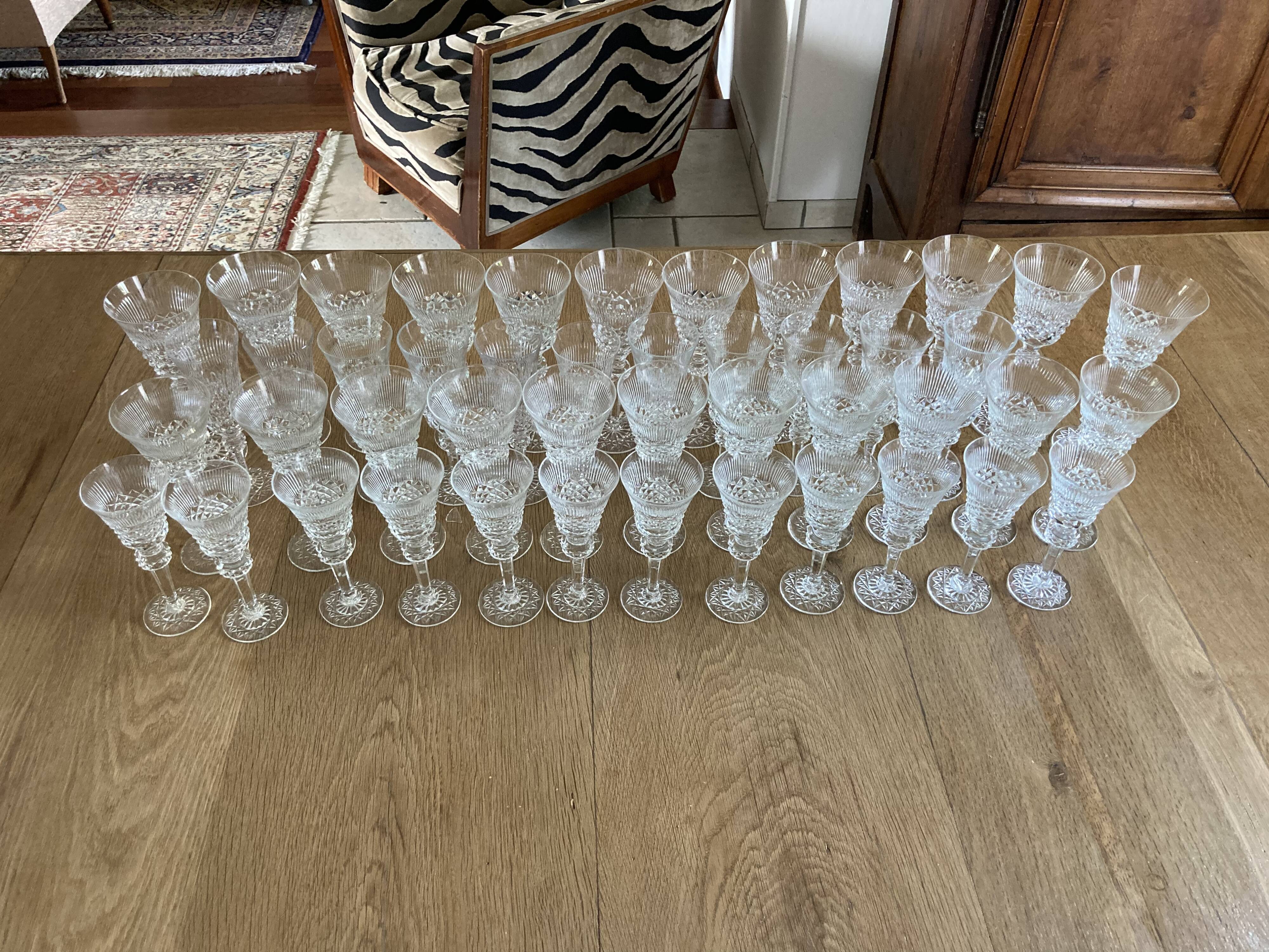 Service of 46 crystalline glasses