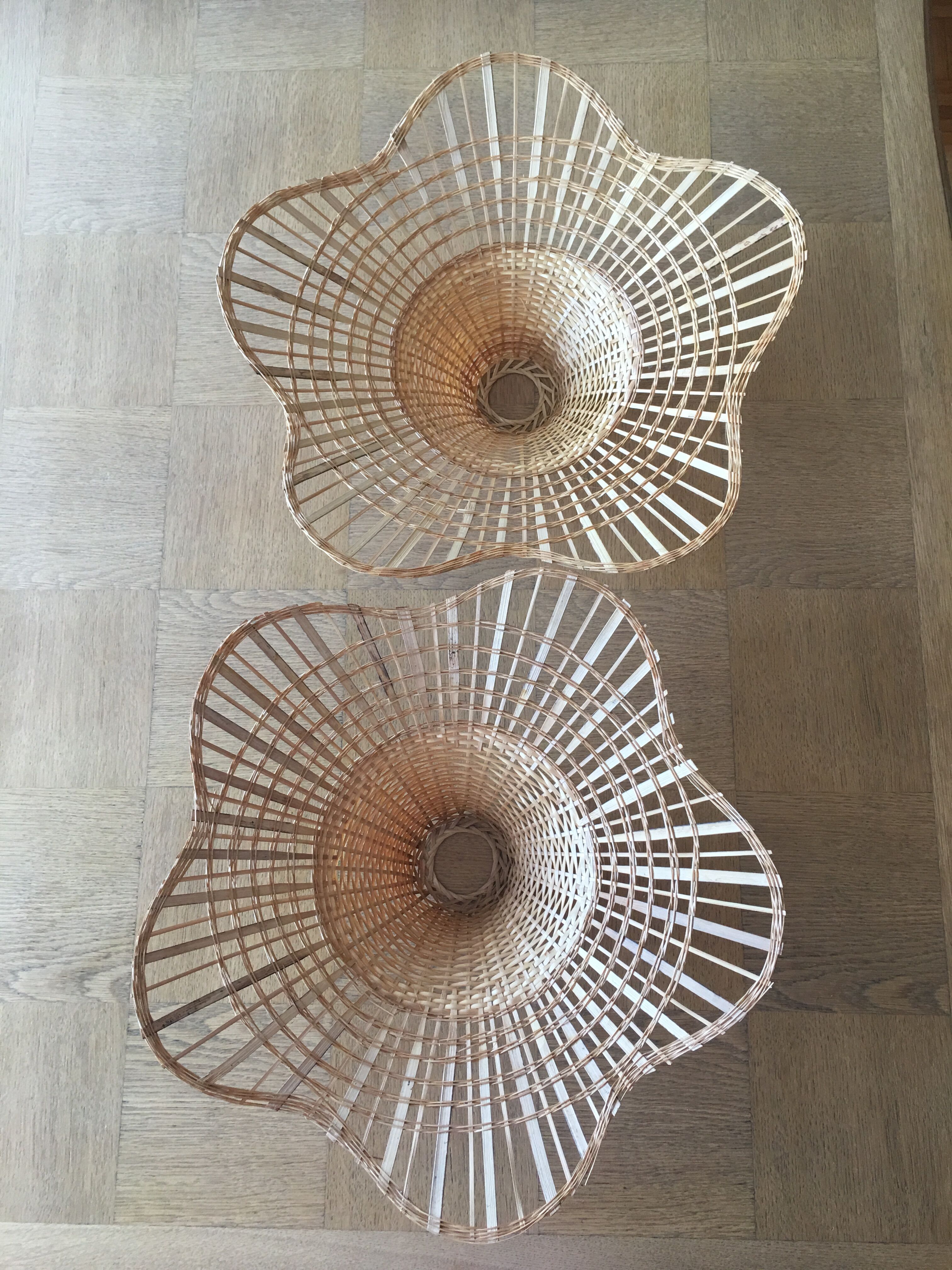 Set of 2 sudpendions in wicker and rattan