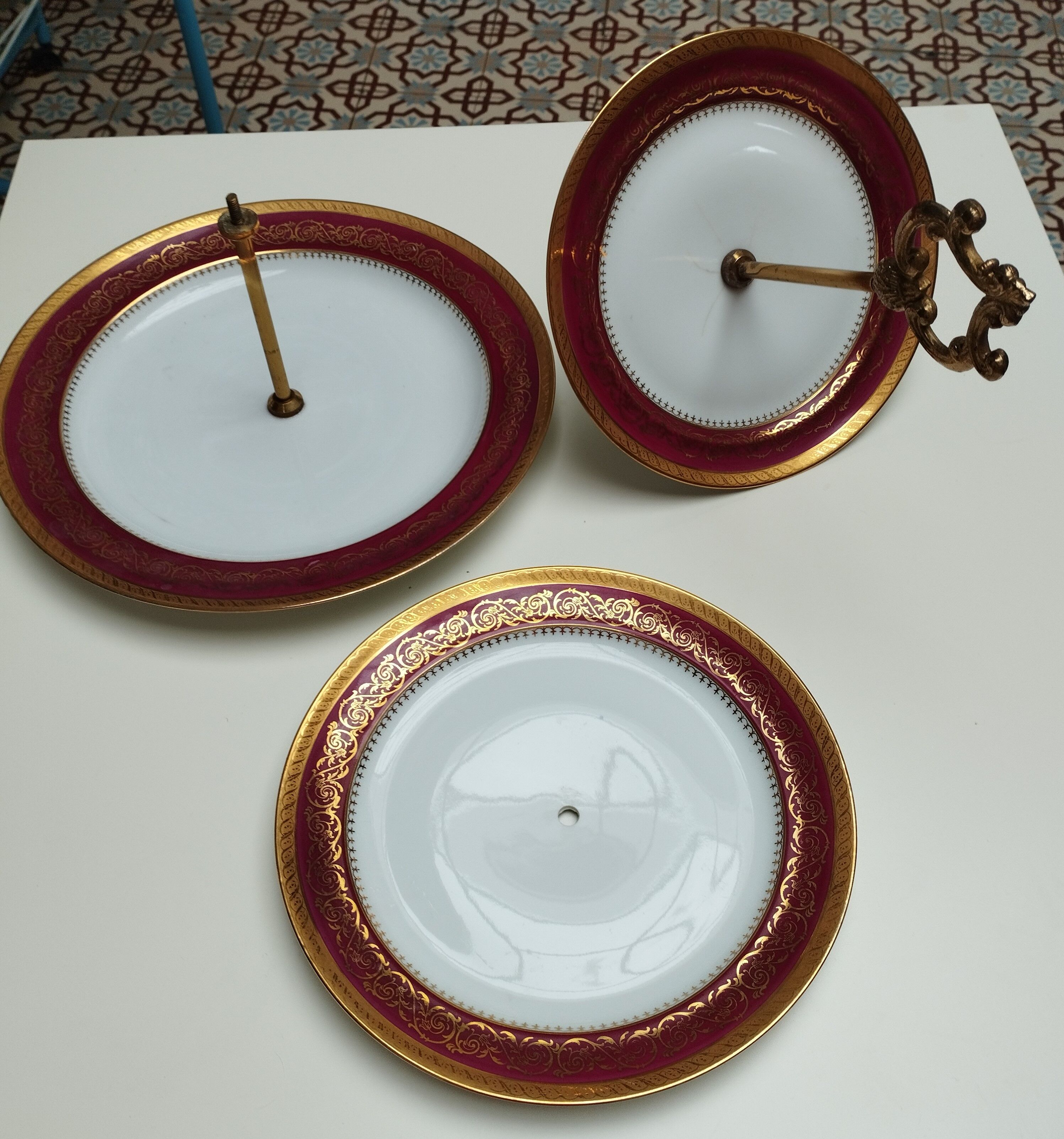 Cake servant 3 floors in Limoges porcelain